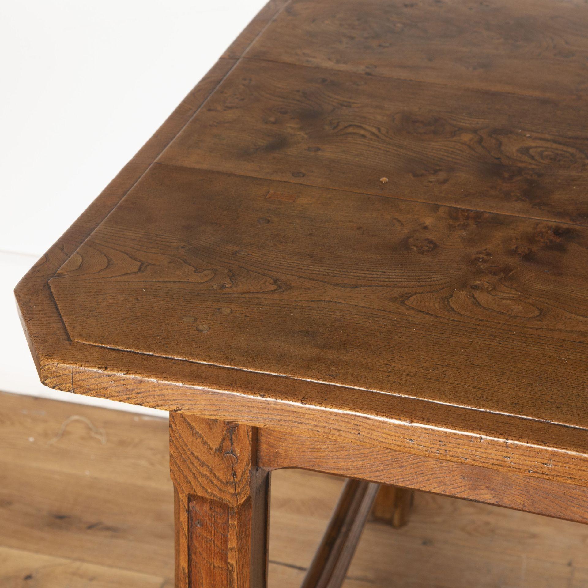 Mesa de granja de olmo del siglo XX Francés en venta