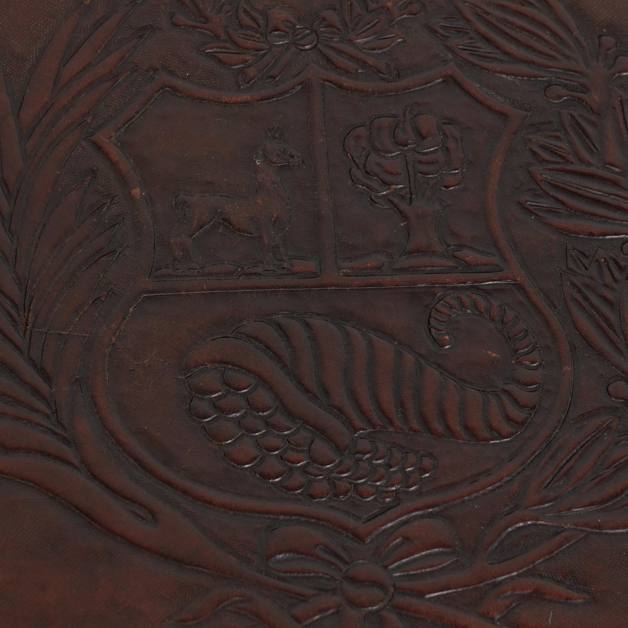 20th Century Embossed Leather Top Coffee Table, Spain en vente 2