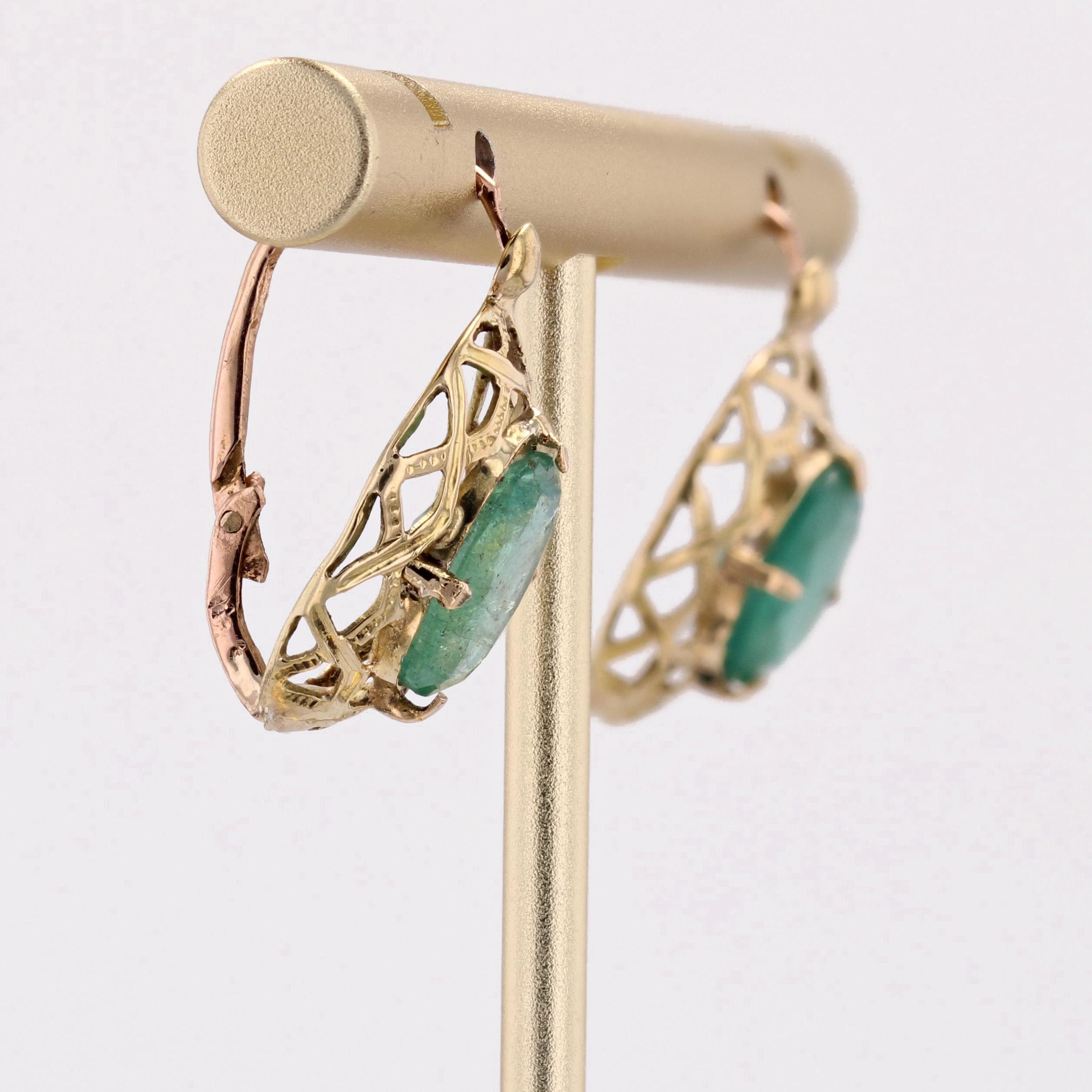 20th Century Emerald 18 Karat Yellow Gold Earrings For Sale 7