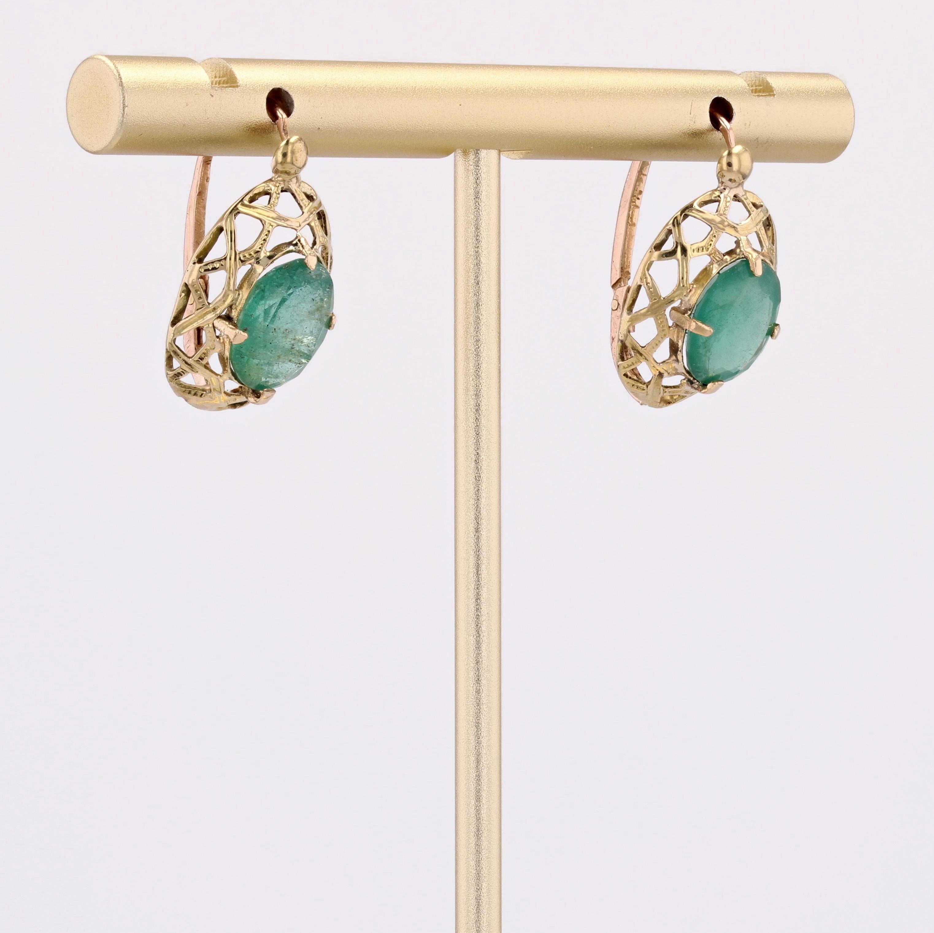 20th Century Emerald 18 Karat Yellow Gold Earrings In Good Condition For Sale In Poitiers, FR