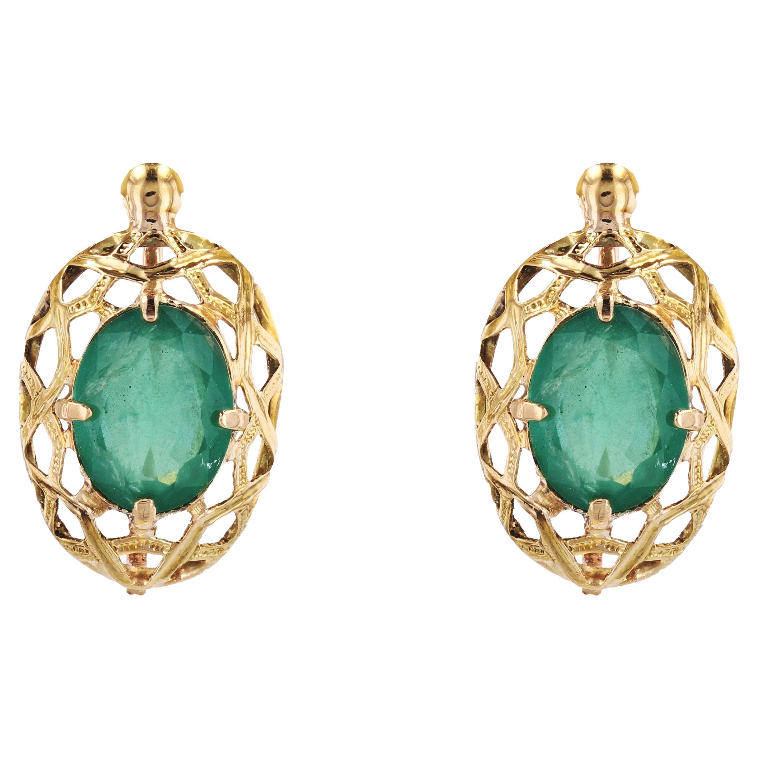 20th Century Emerald 18 Karat Yellow Gold Earrings For Sale