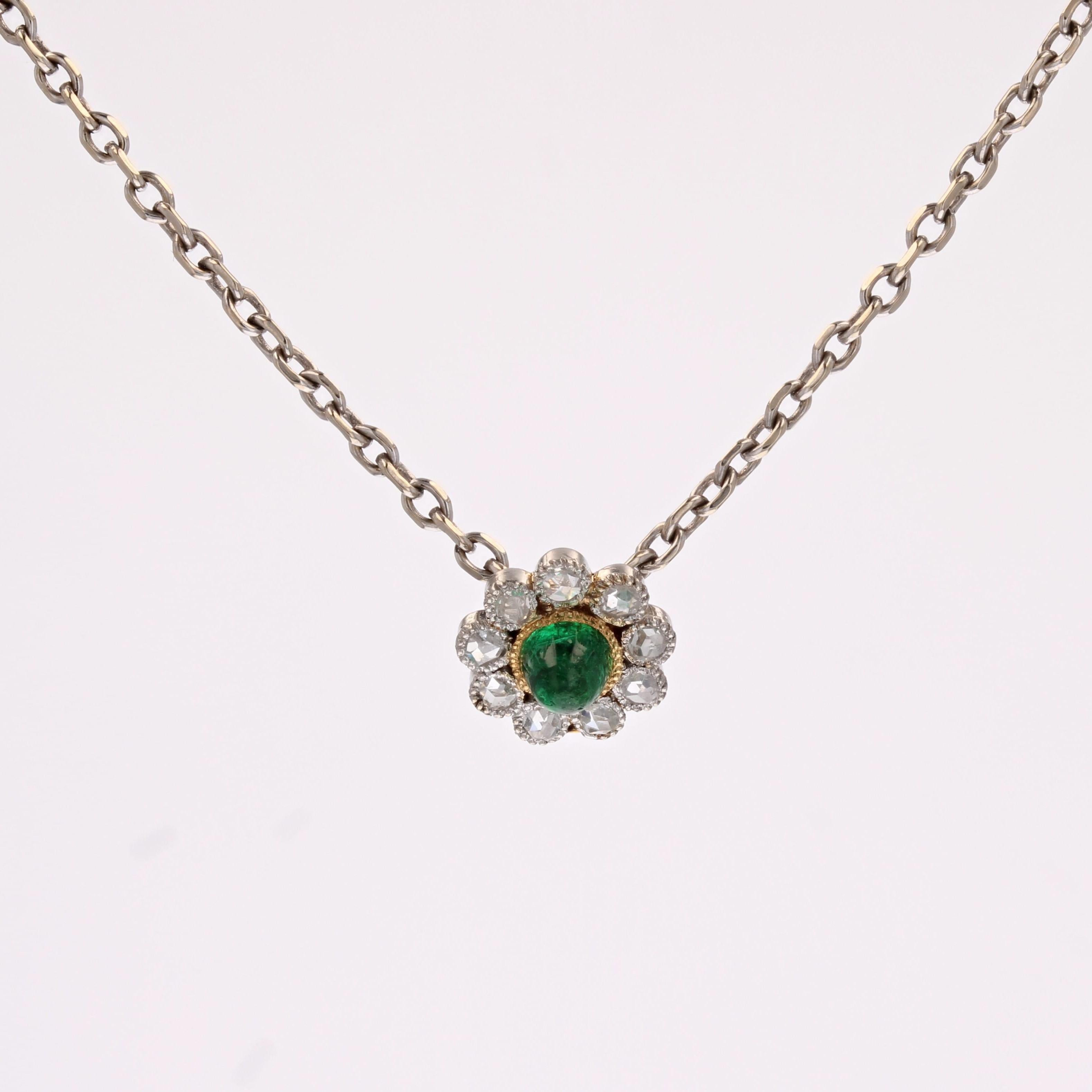 20th Century Emerald Diamonds 18 Karat Yellow Gold Daisy Pendant In Good Condition For Sale In Poitiers, FR