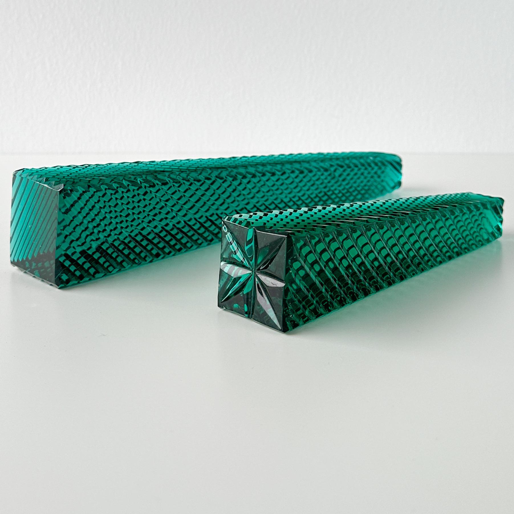 20th Century Emerald Green Cut Crystal Obelisk Pair For Sale 2