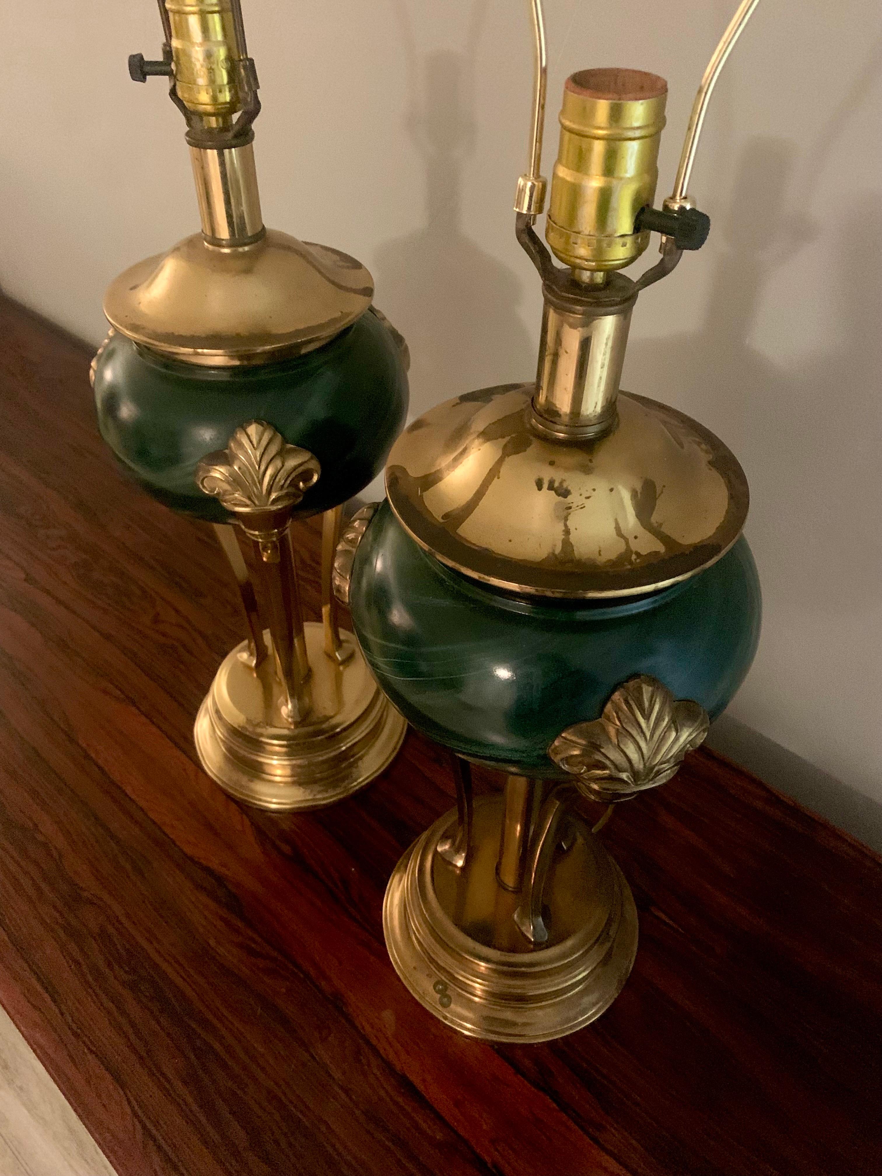Lampes de table Empire du XXe siècle de style néoclassique en pierre verte et laiton en vente 4