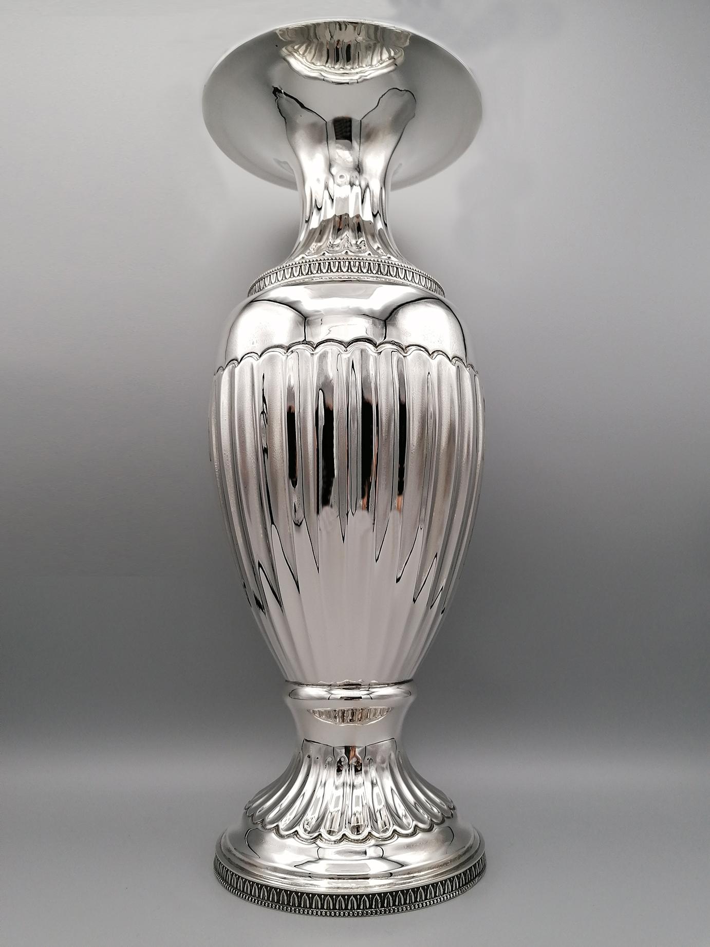 20th Century Empire Revival Italian Silver Vase In Excellent Condition For Sale In VALENZA, IT