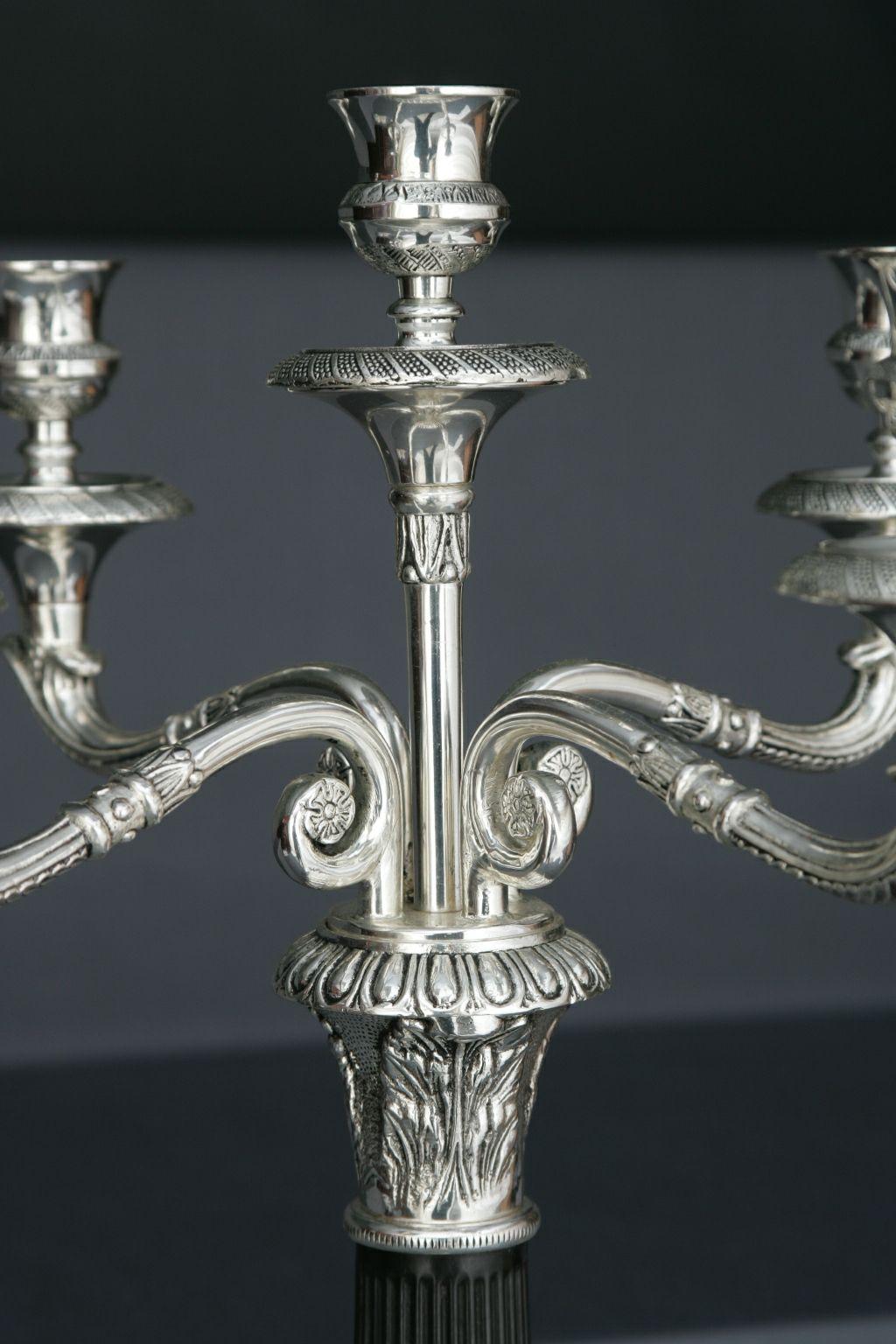 Bronze Chandelier/chandelier à quatre bras de balayage de style Empire du 20e siècle en vente