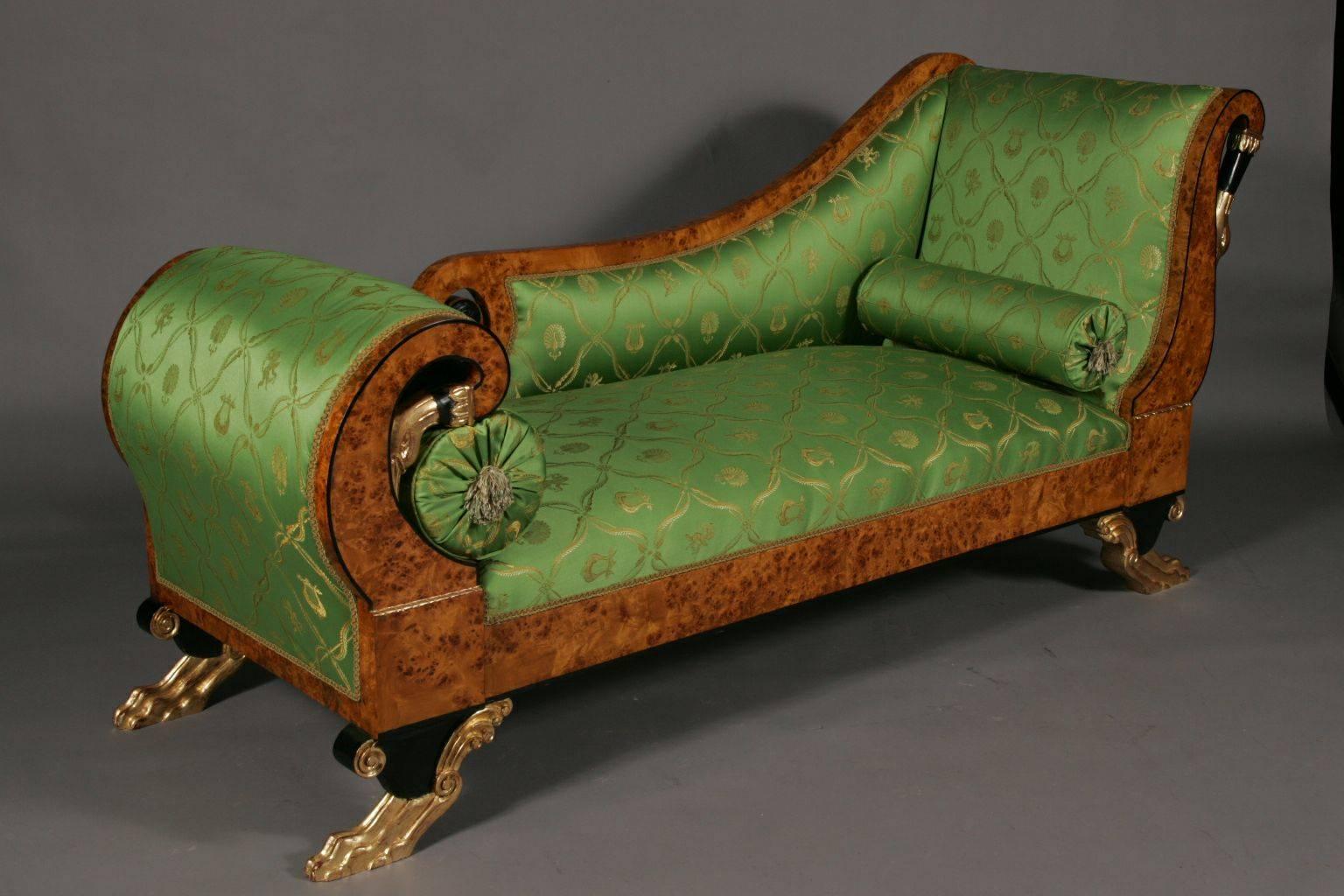 Empire swan chaise longue in the style of Classizism.
Maple roots on solid beechwood, partially ebonized and gilded.
Literature Proven: Battenberg (Renate Moeller, p. 83).

(J-Sam-1).
  
