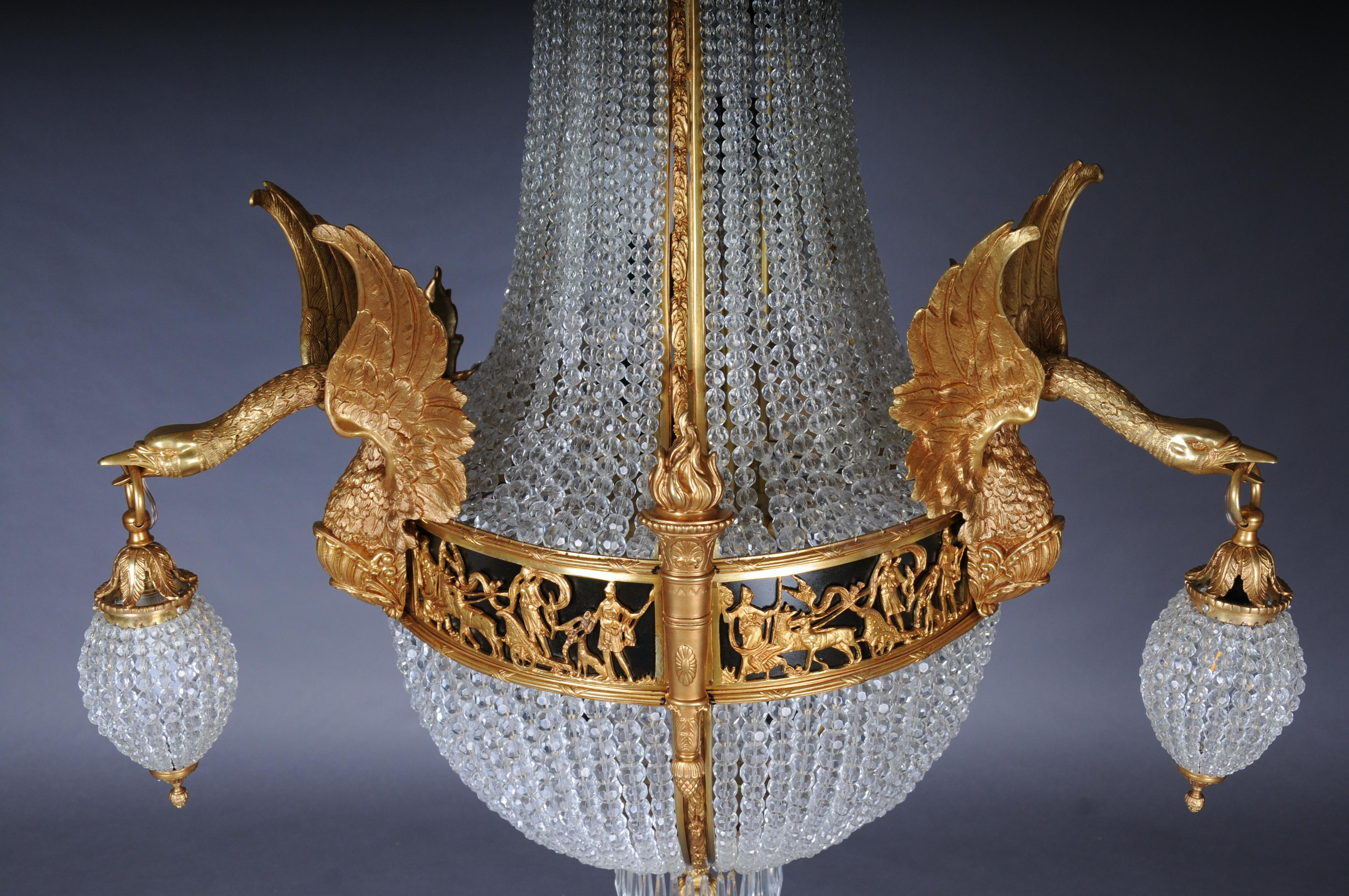 Cisne-velador Imperio del siglo XX, bronce dorado al fuego con cristales de prisma de bola Francés en venta