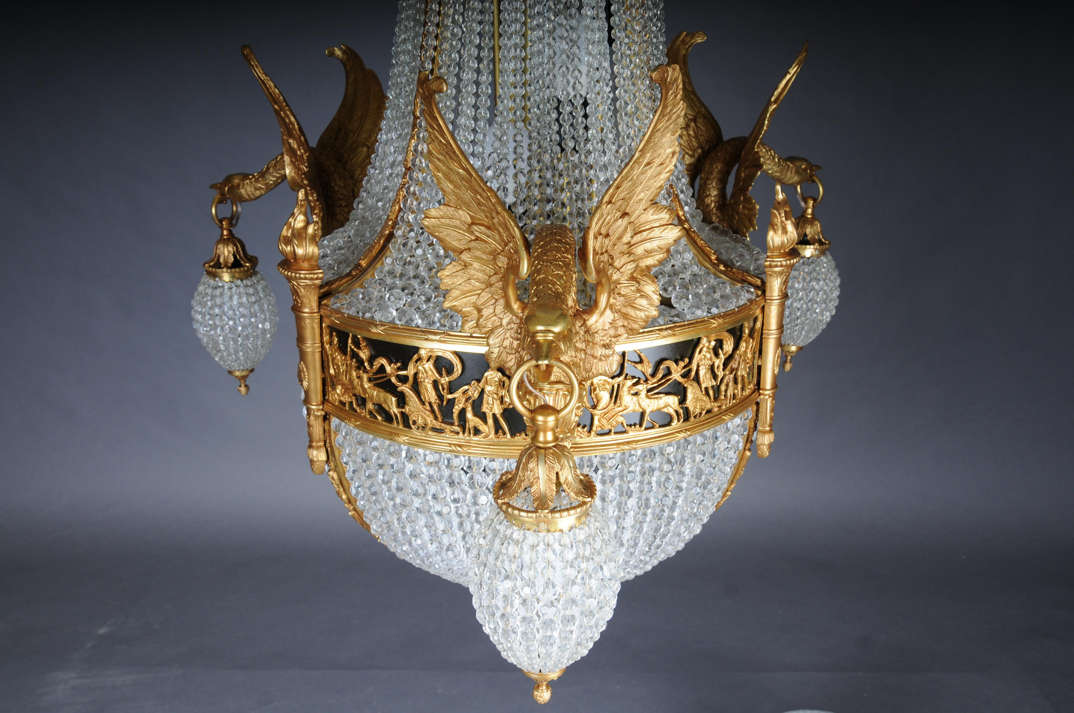 Cisne-velador Imperio del siglo XX, bronce dorado al fuego con cristales de prisma de bola en venta 3