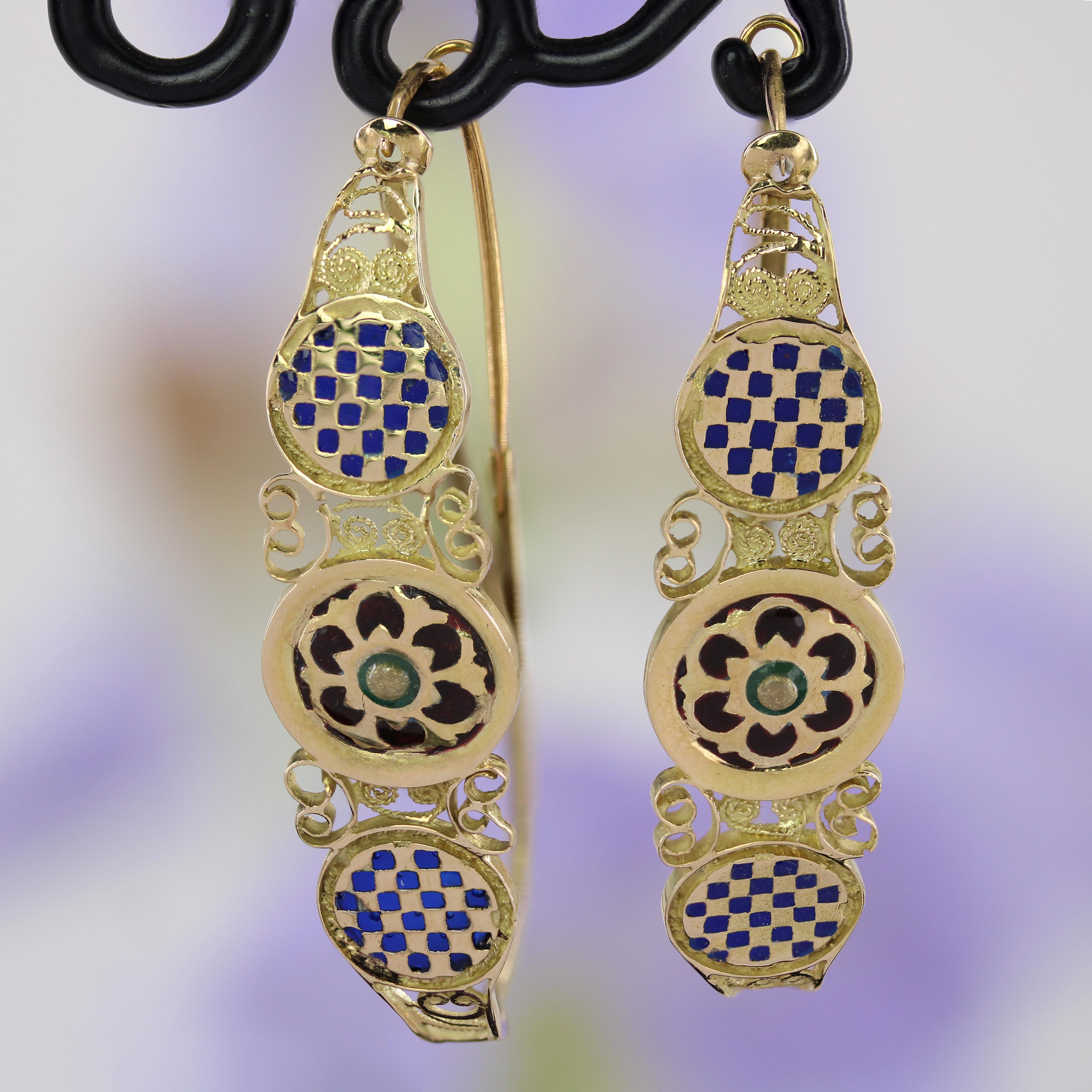 20th Century Enamel 18 Karat Yellow Gold Poissardes Hoop Earrings (Belle Époque) im Angebot