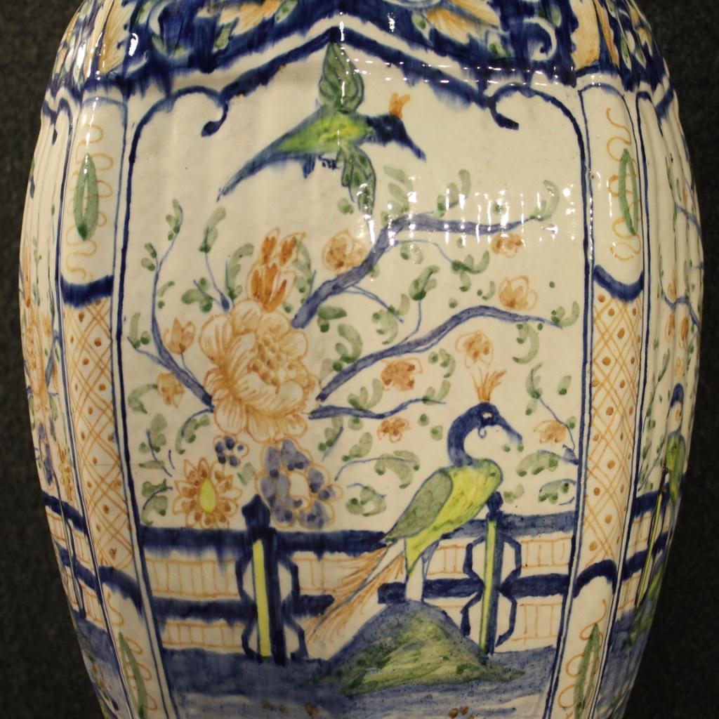 Vase italien en céramique émaillée et peinte à la main du 20ème siècle, 1950 en vente 1