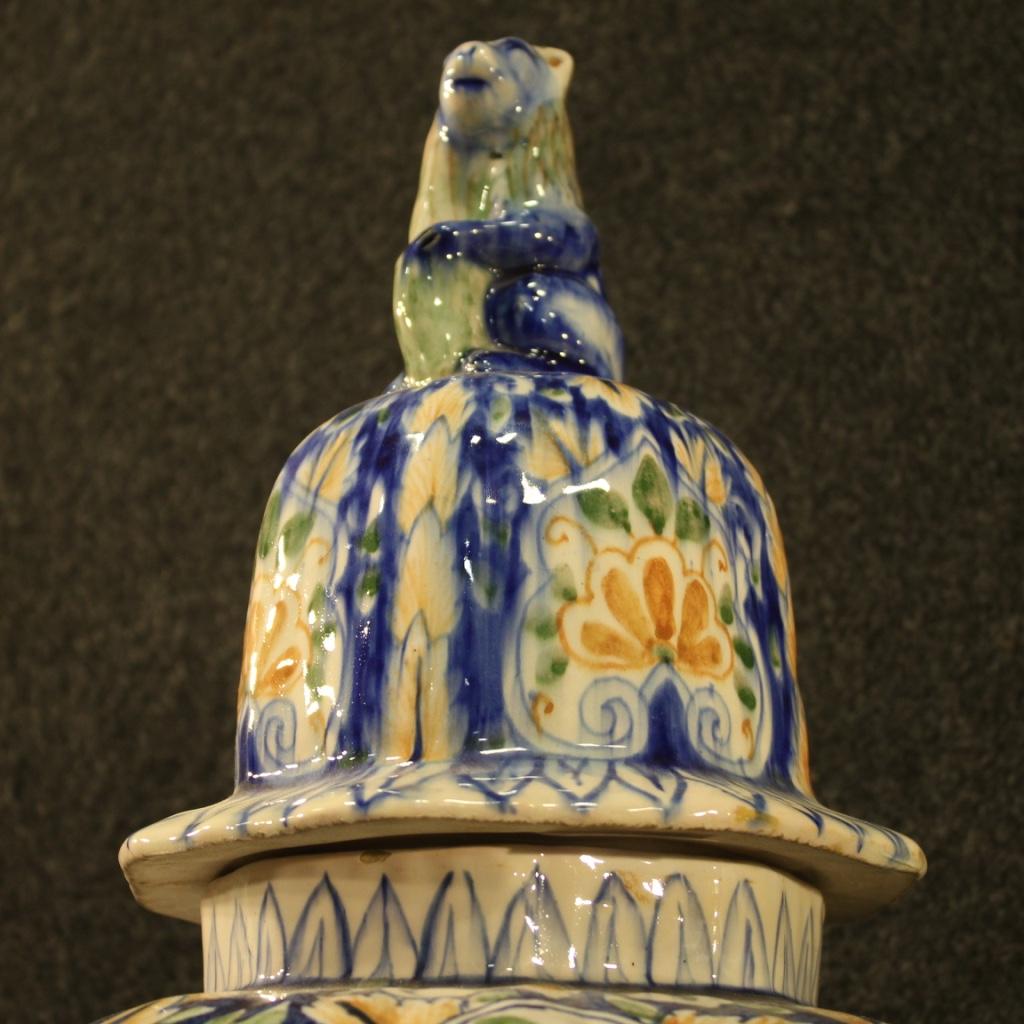 Vase italien en céramique émaillée et peinte à la main du 20ème siècle, 1950 en vente 3