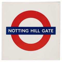 Panneau de la gare de Londres du 20e siècle émaillé, Notting Hill Gate Station, vers 1970
