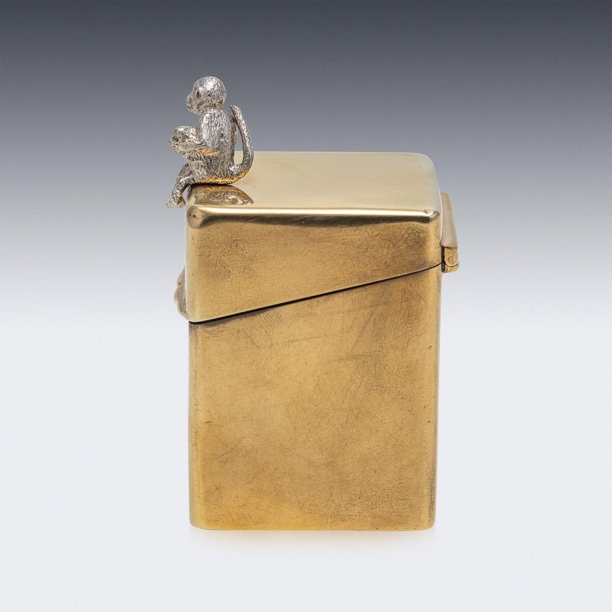 Caja inglesa del siglo XX para frascos de perfume de plata chapada en oro de 22 quilates, William Hornby Británico en venta