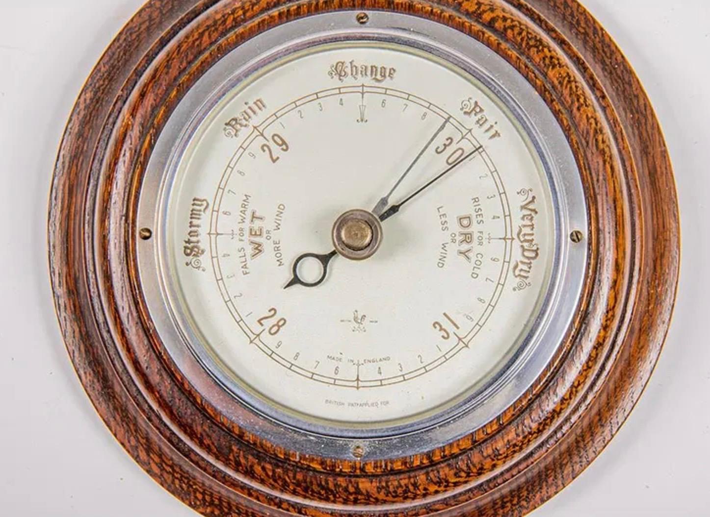 Style international Baromètres de marine en laiton et Oak Oak du 20ème siècle Anglais et Américain Set 3 en vente