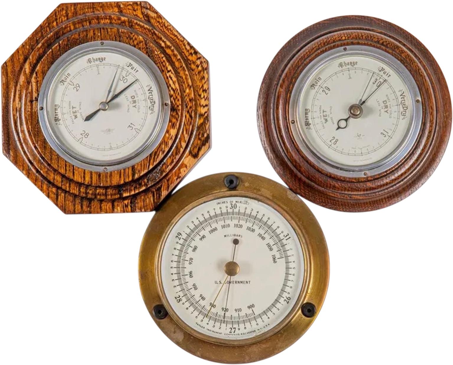 Laiton Baromètres de marine en laiton et Oak Oak du 20ème siècle Anglais et Américain Set 3 en vente