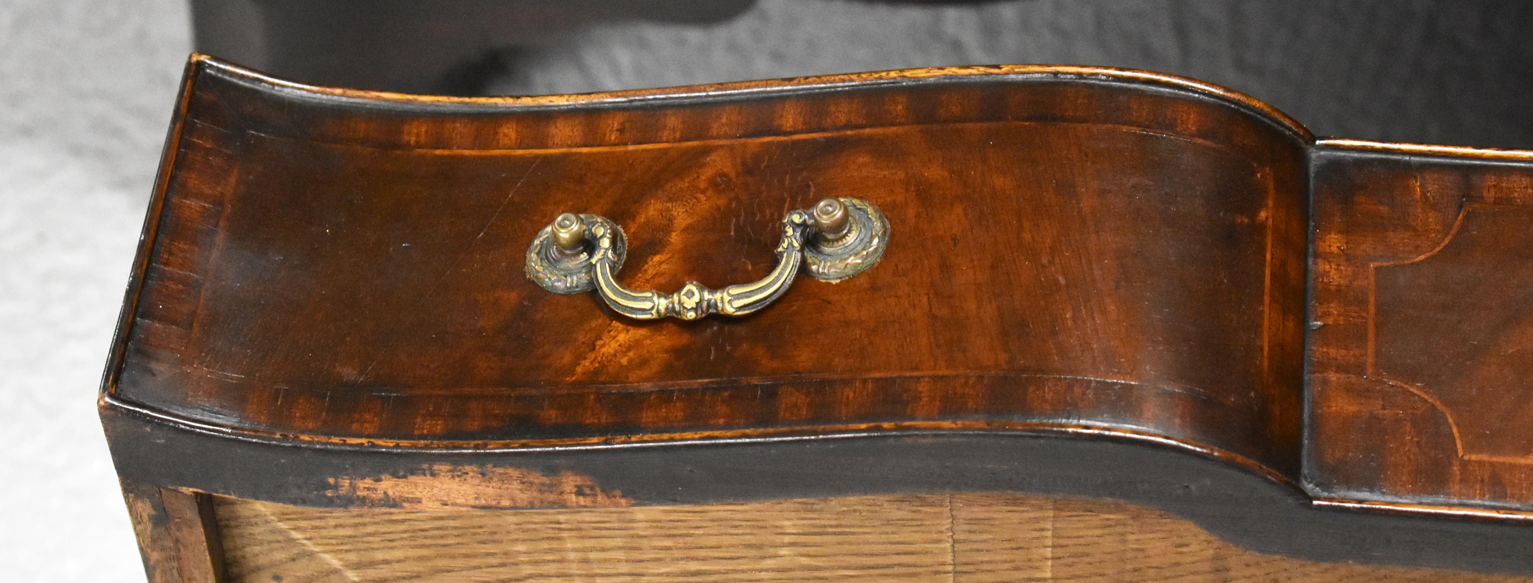 20th Century English Antique Edwardian Flame Mahogany Serpentine Chest For Sale 3