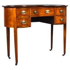 20th Century English Antique Mahogany Kidney Shaped Desk