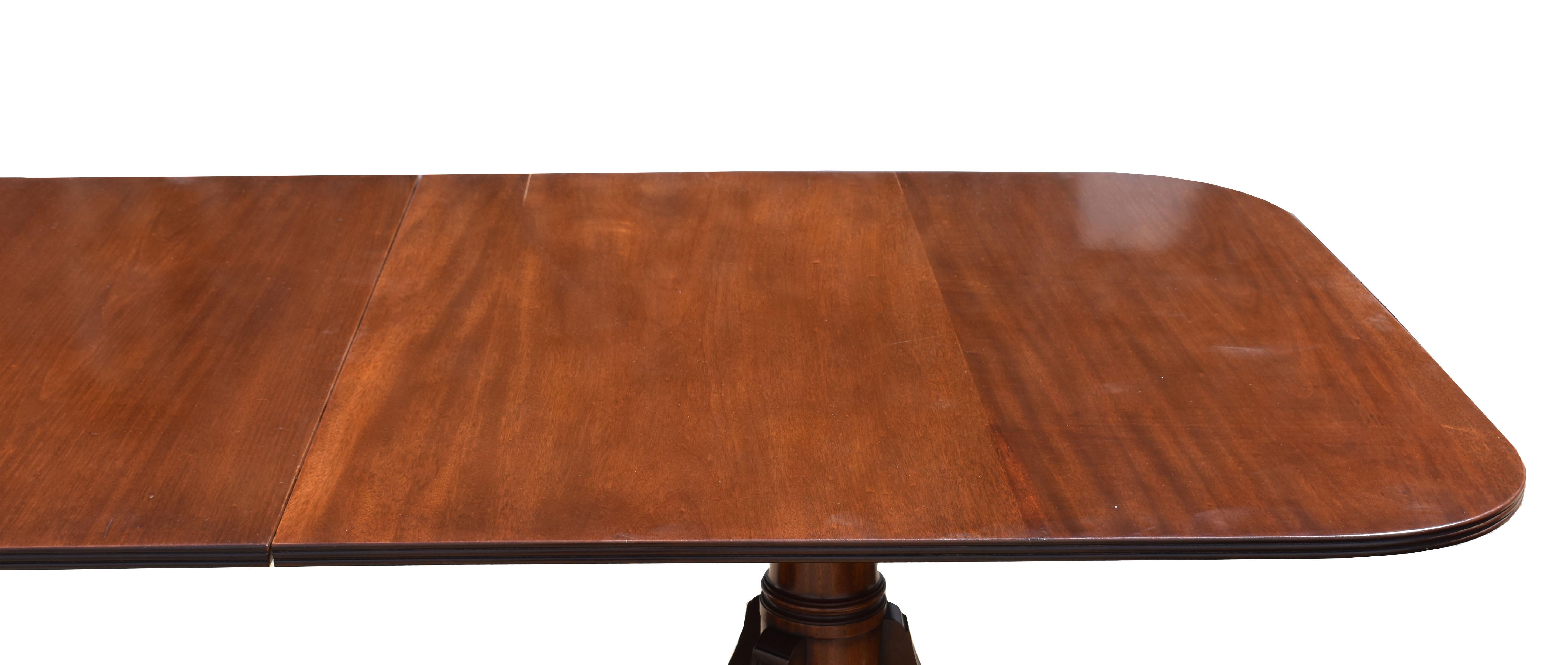 20th Century English Antique Regency Style Solid Mahogany Pedestal Dining Table 2