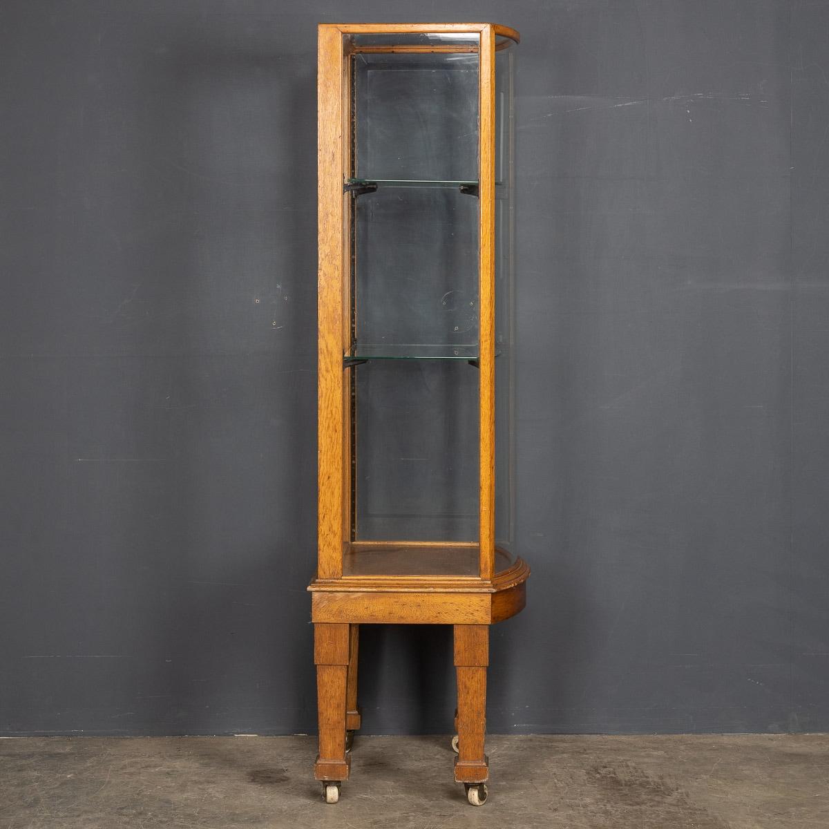 20th Century English Art Deco Display Cabinet, c.1920 For Sale 1