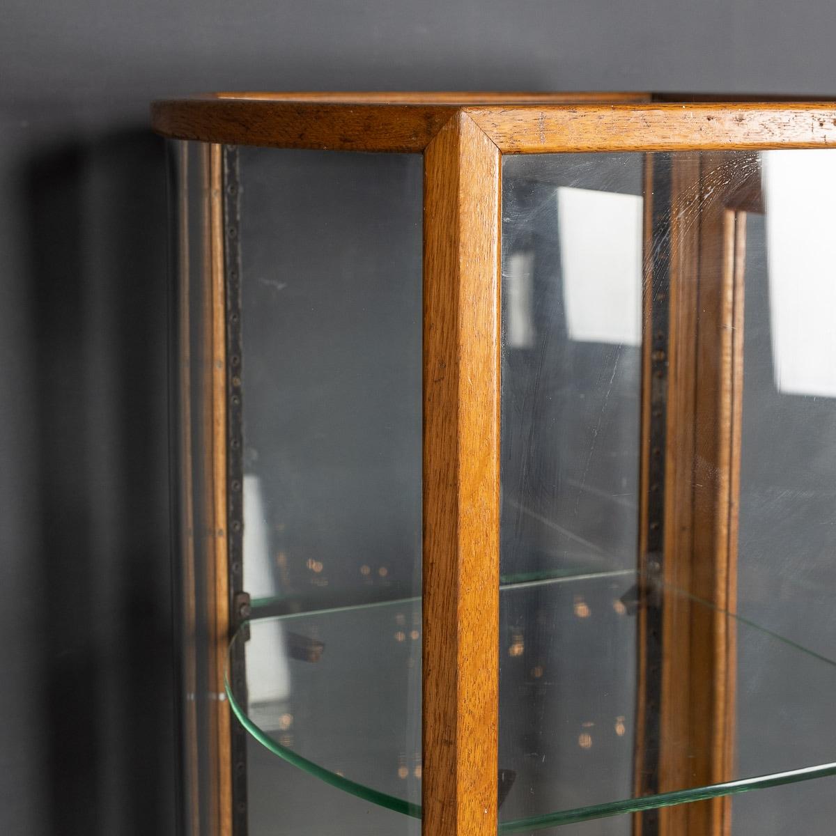 20th Century English Art Deco Display Cabinet, c.1920 For Sale 2