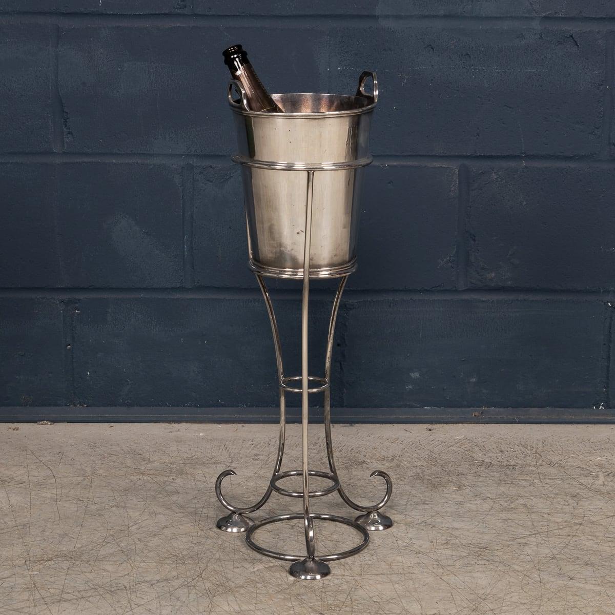 Cubitera Art Decó inglesa del siglo XX sobre soporte Otro en venta