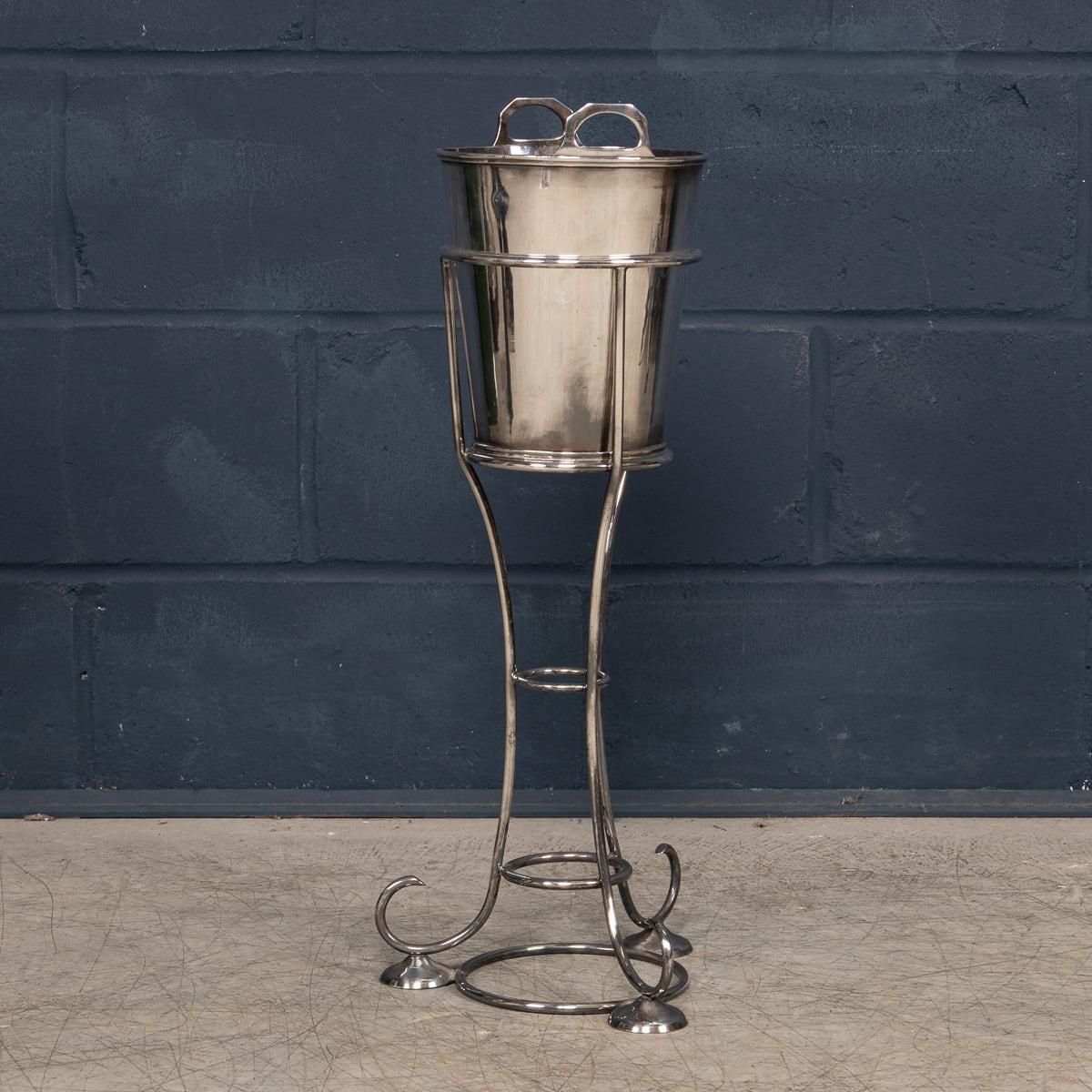 Cubitera Art Decó inglesa del siglo XX sobre soporte en Bueno estado para la venta en Royal Tunbridge Wells, Kent