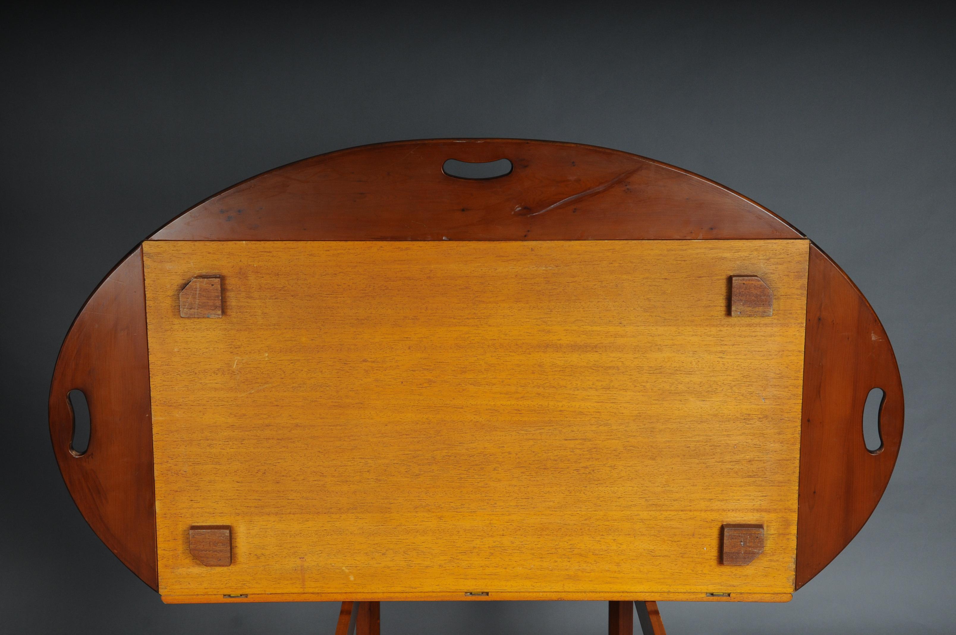 table basse / Table de capitaine anglaise du 20ème siècle:: en bois d'if en vente 5