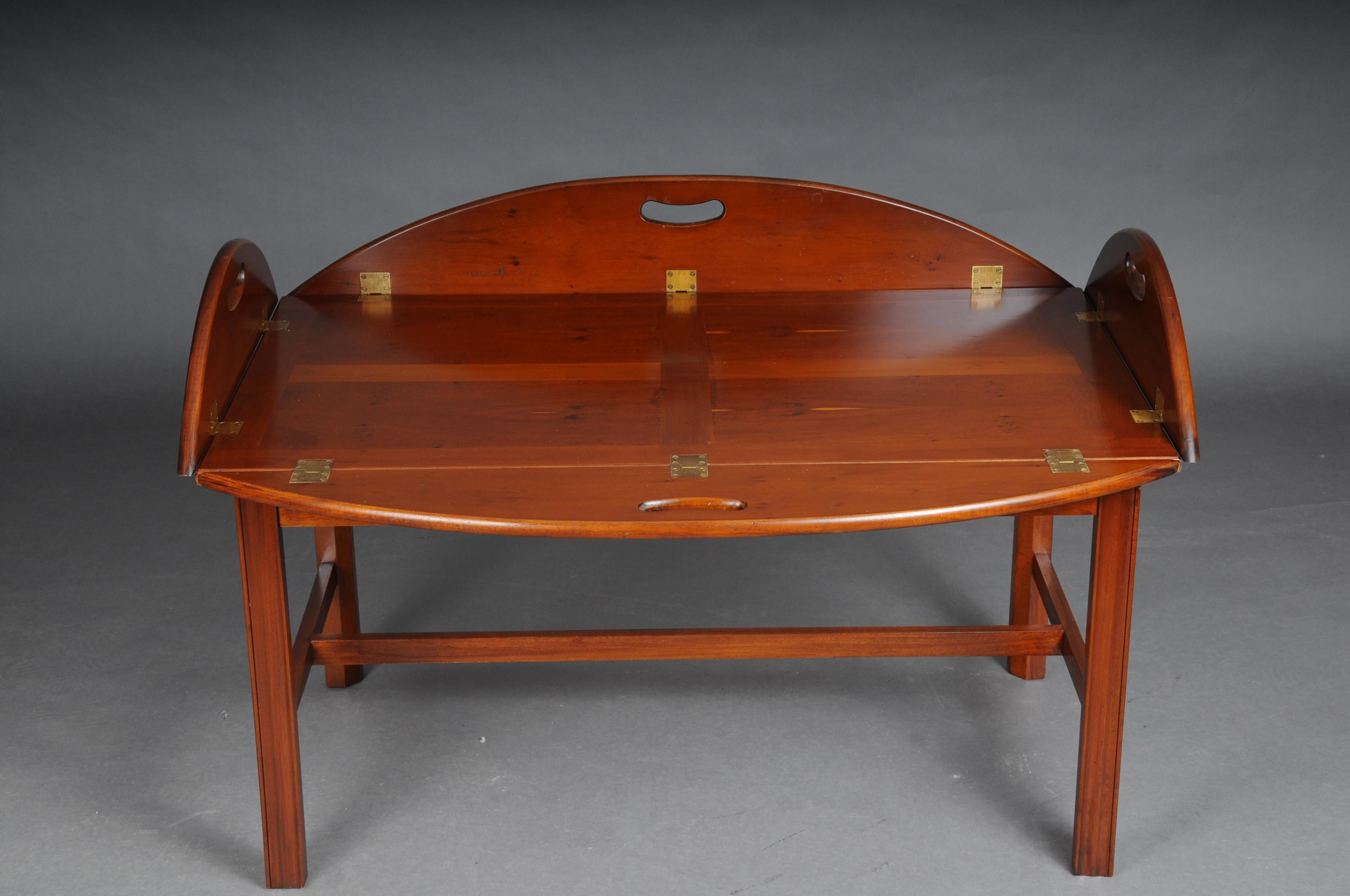 table basse / Table de capitaine anglaise du 20ème siècle:: en bois d'if Bon état - En vente à Berlin, DE