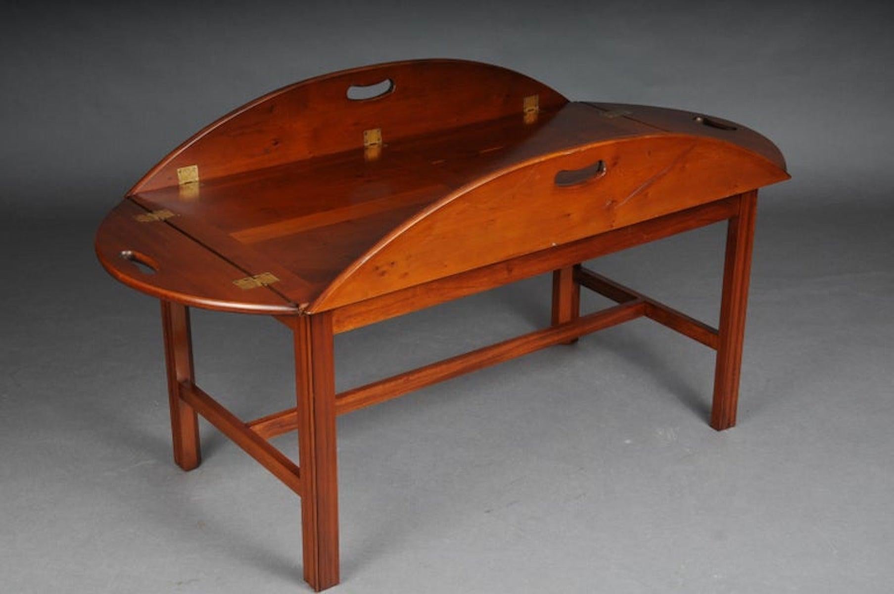 Table basse / table de capitaine anglais du 20ème siècle, arbre d'if en vente 1