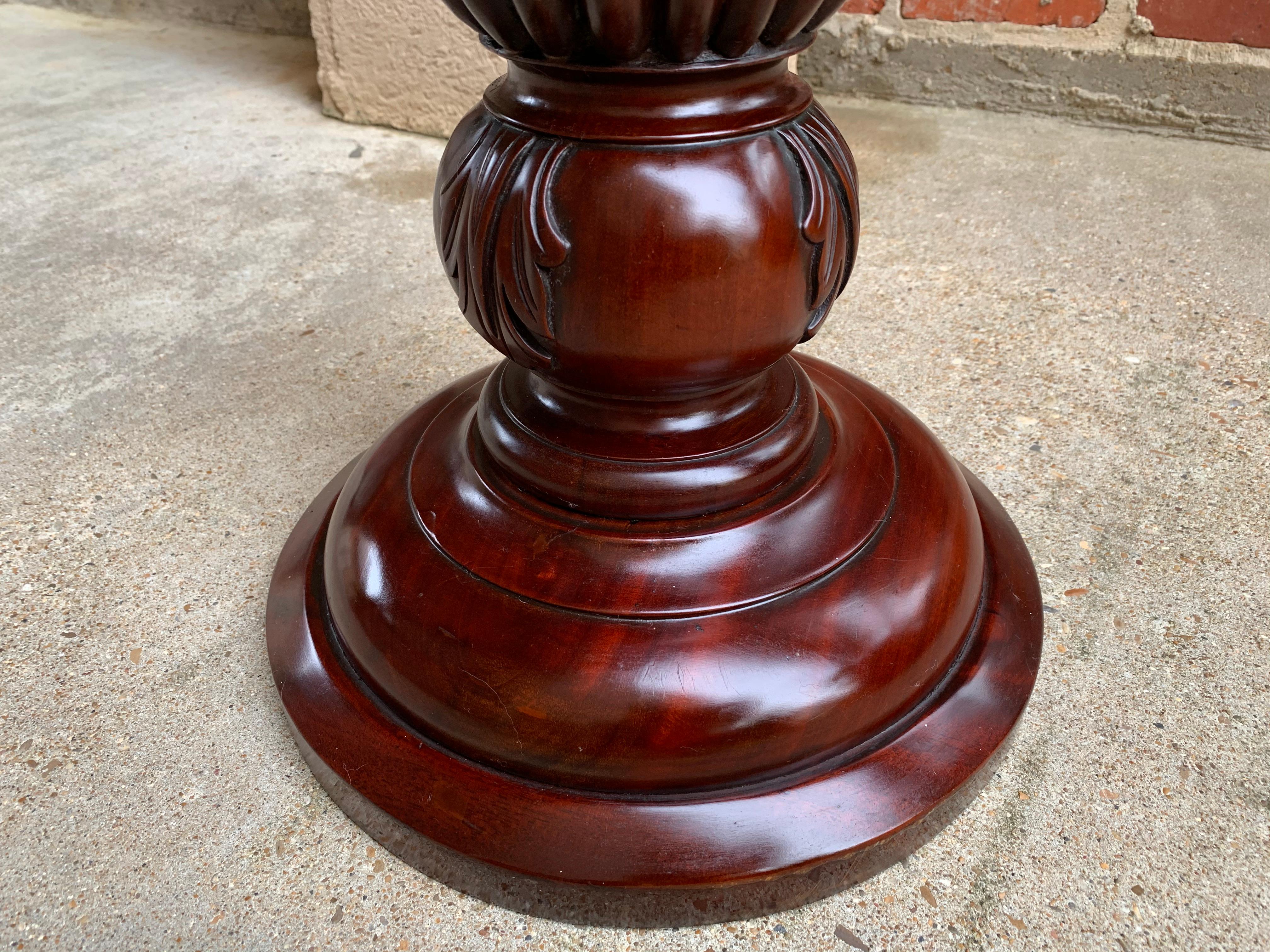 20th Century English Carved Mahogany Column Pedestal Plant Stand Torchère 5