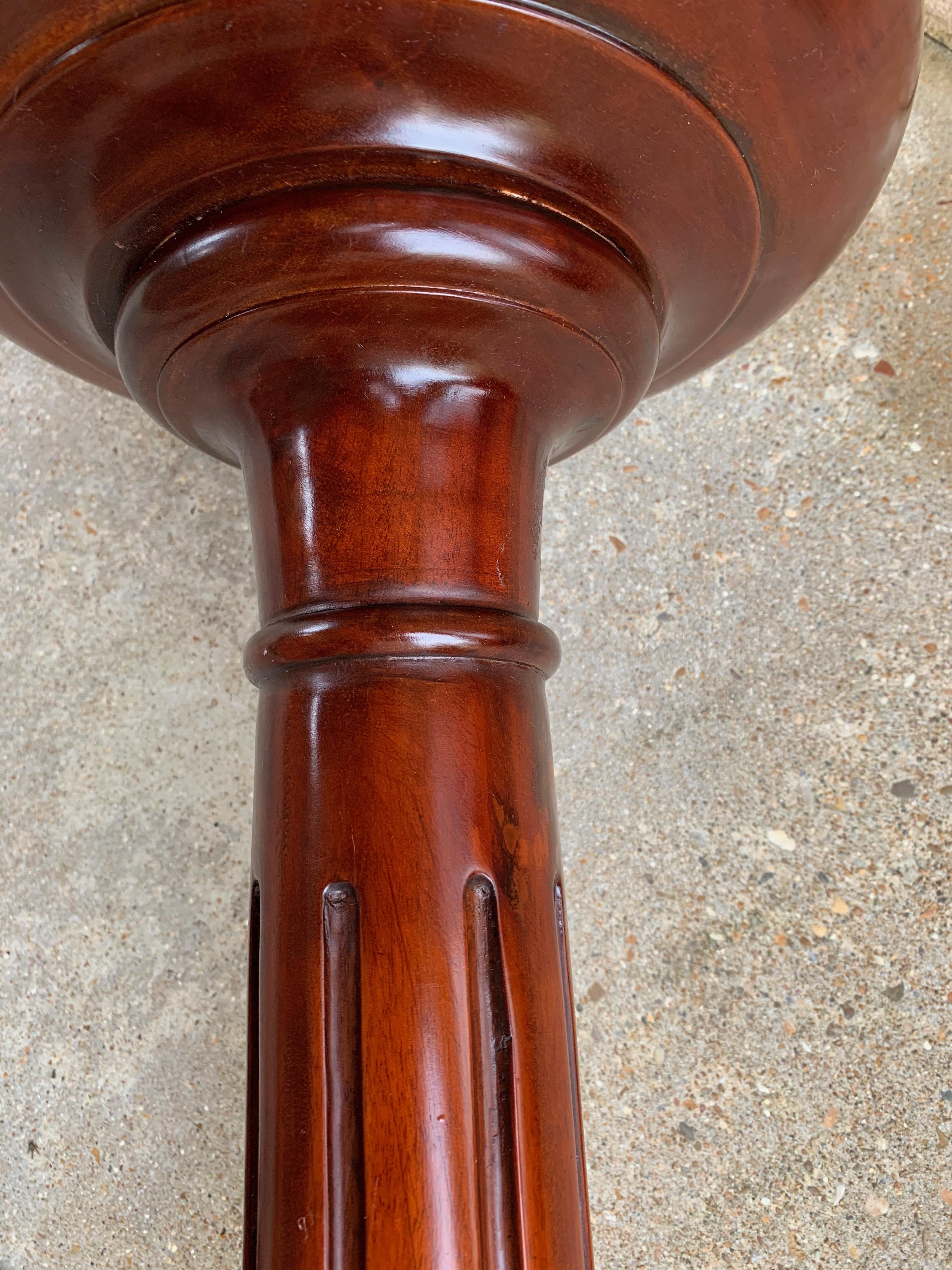 20th Century English Carved Mahogany Column Pedestal Plant Stand Torchère 9