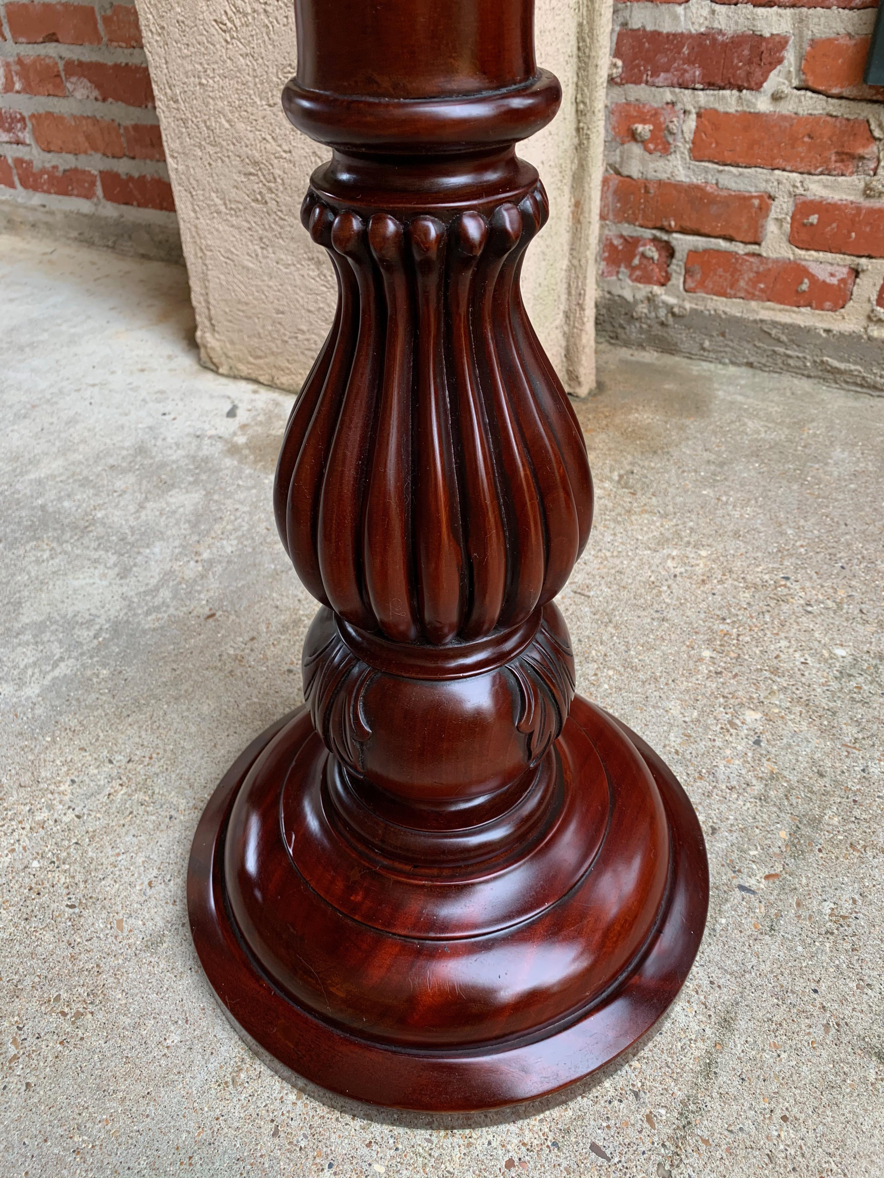20th Century English Carved Mahogany Column Pedestal Plant Stand Torchère 3