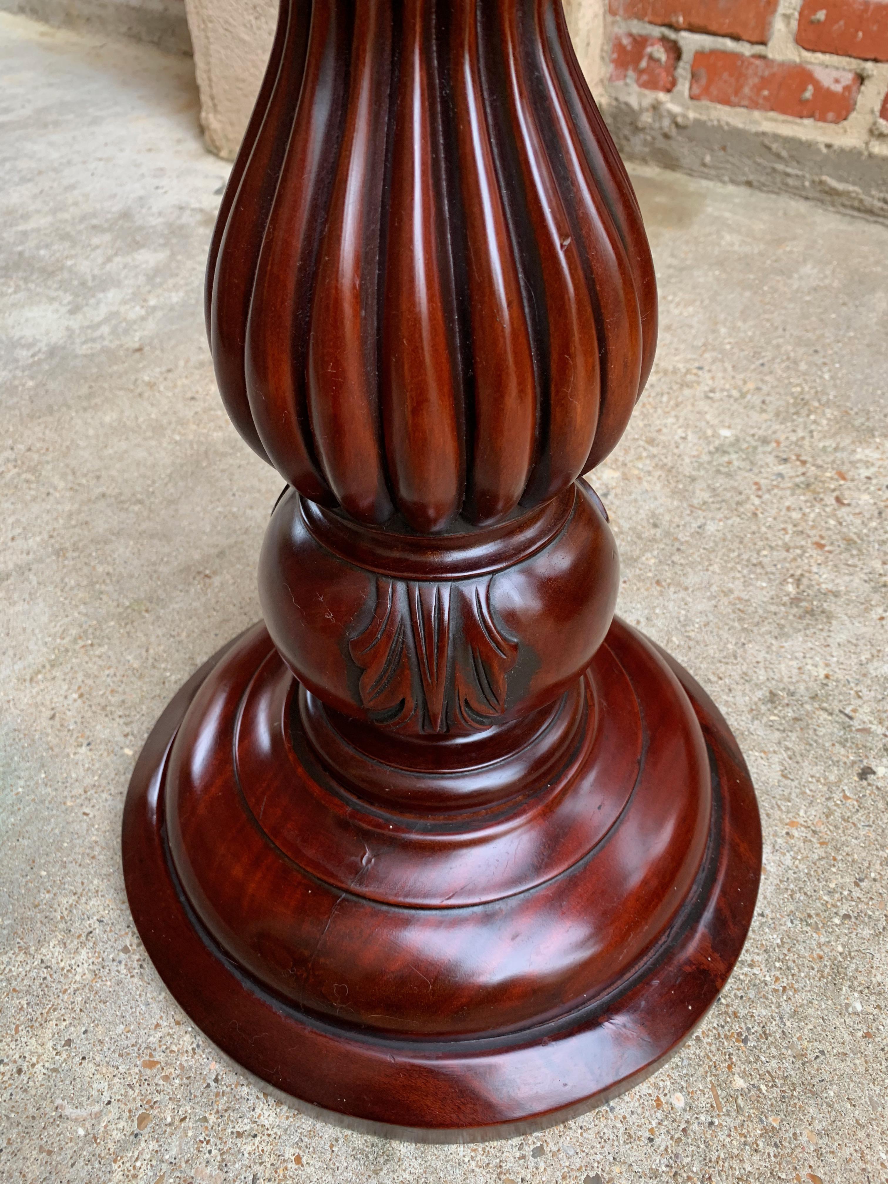 20th Century English Carved Mahogany Column Pedestal Plant Stand Torchère 4