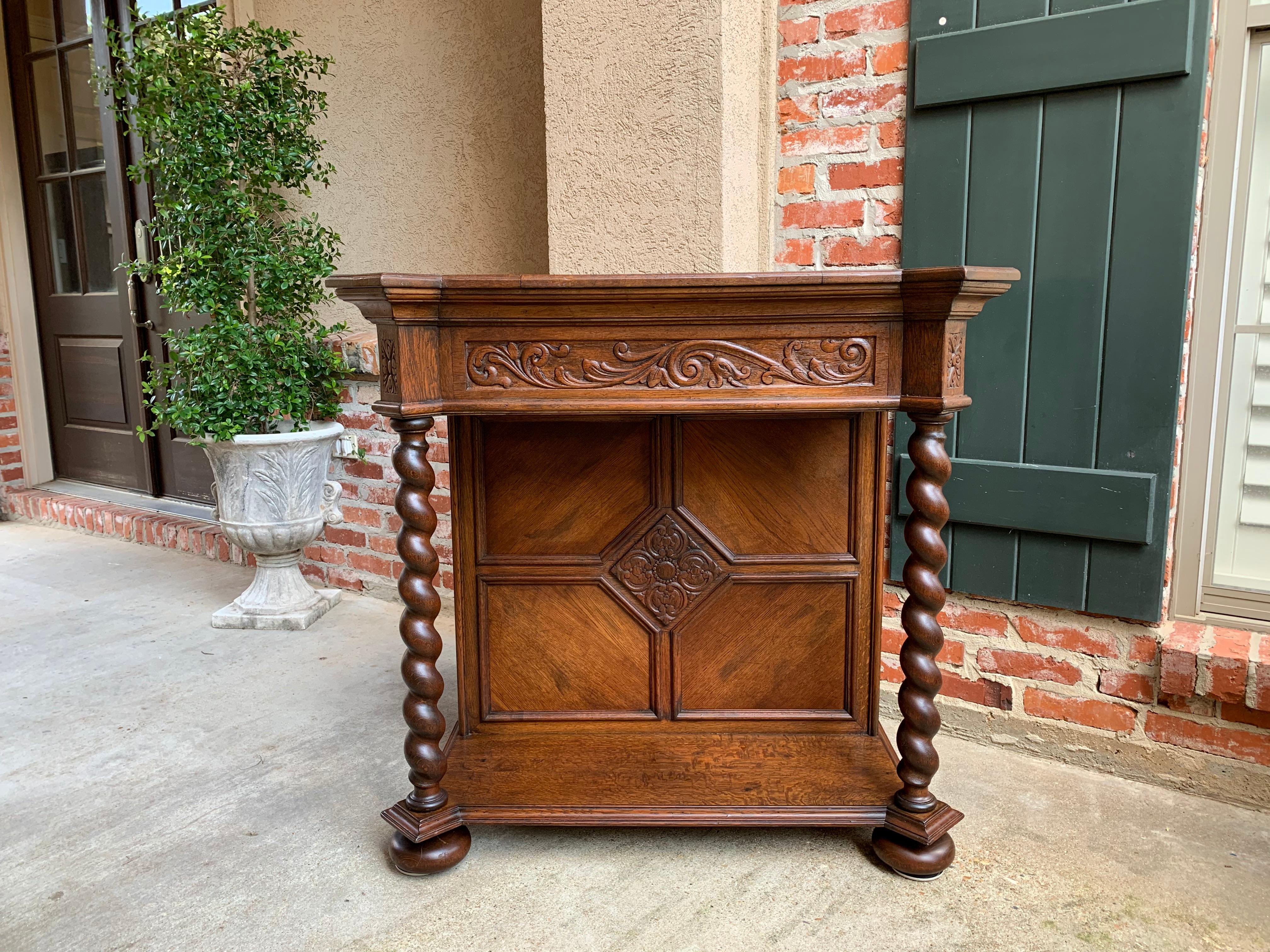 Early 20th Century 20th Century English Carved Oak Console Hall Table Barley Twist Column Cabinet