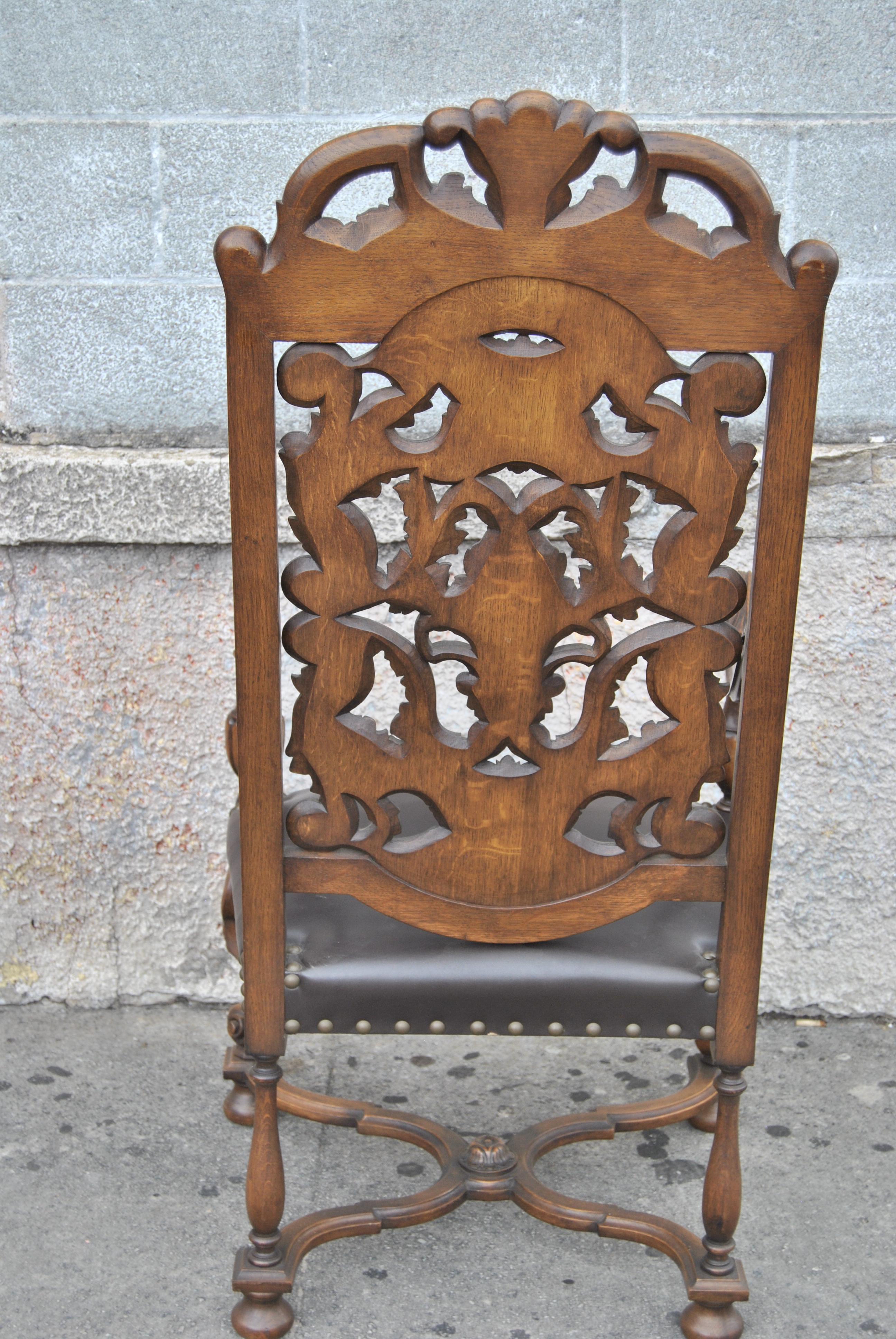 Englischer Sessel aus geschnitzter Eiche im elisabethanischen Stil des 20. Jahrhundert im Zustand „Gut“ im Angebot in Savannah, GA