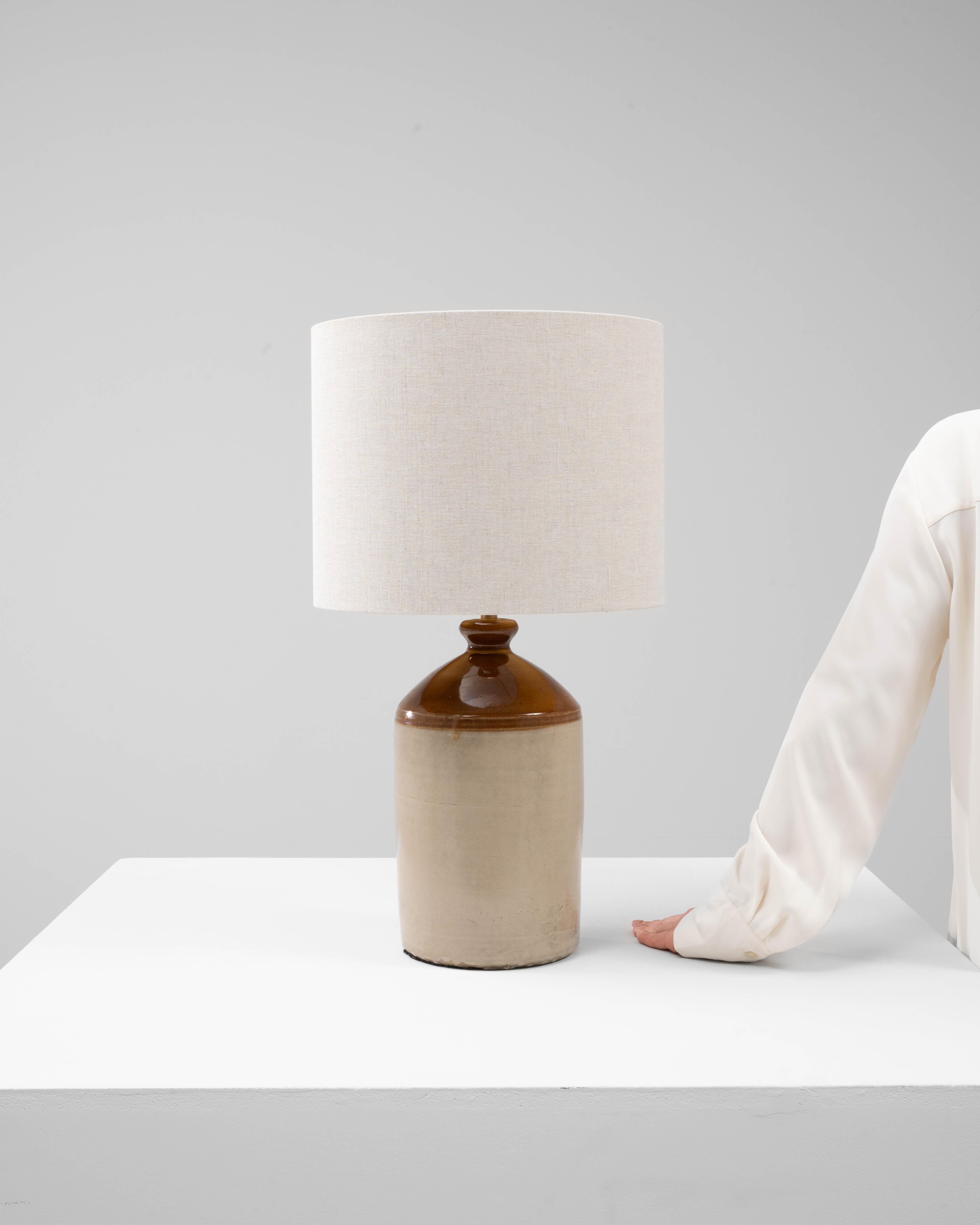 Lampe de table en céramique anglaise du 20e siècle en vente 1