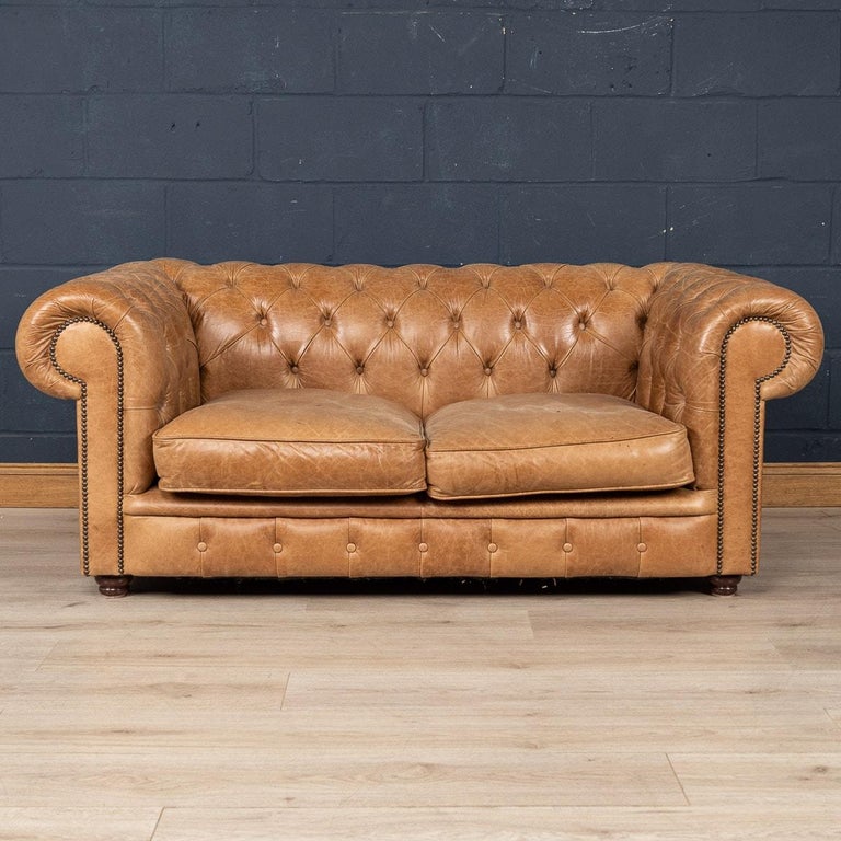 20th Century English Chesterfield Leather Sofa For Sale at 1stDibs