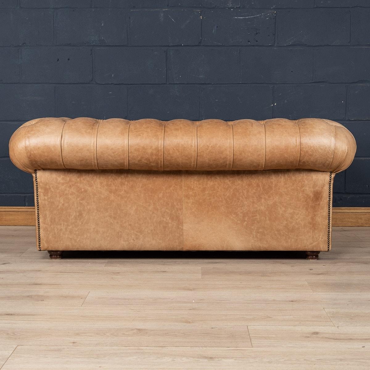 20th Century English Chesterfield Leather Sofa 1