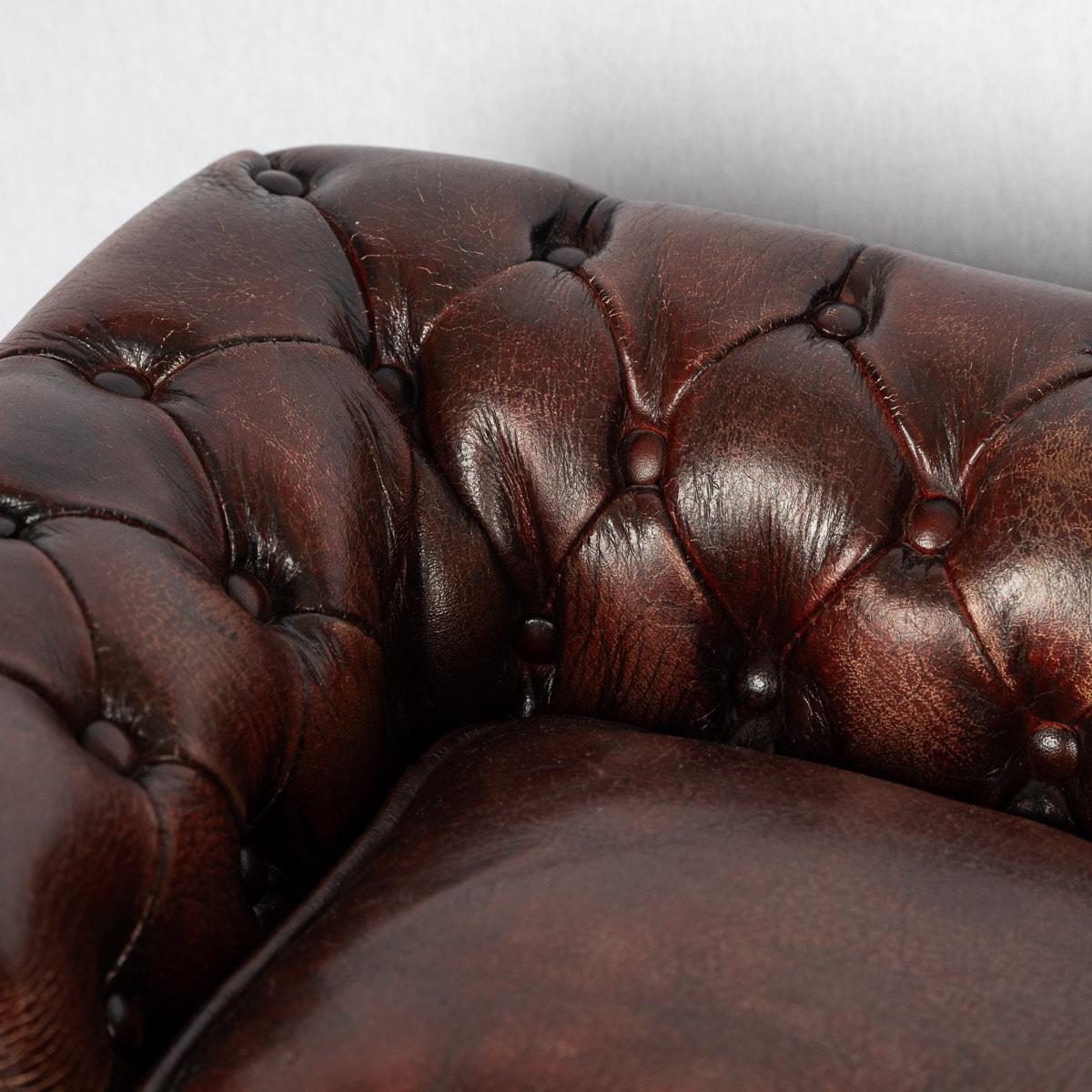20th Century English Chesterfield Miniature Leather Sofa With Cushion Seats For Sale 12