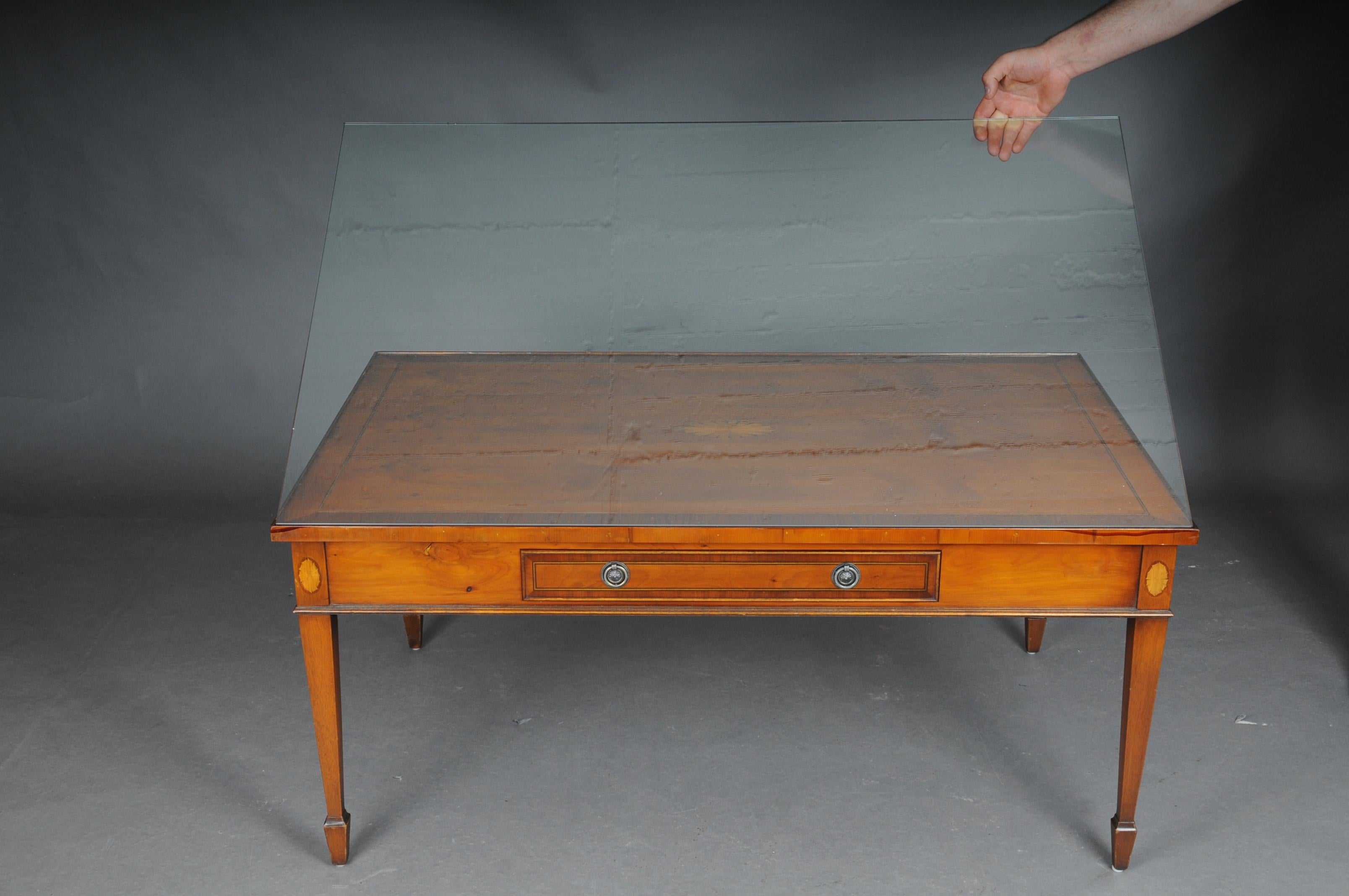20th Century English Coffee Table / Couch Table, Yew For Sale 9