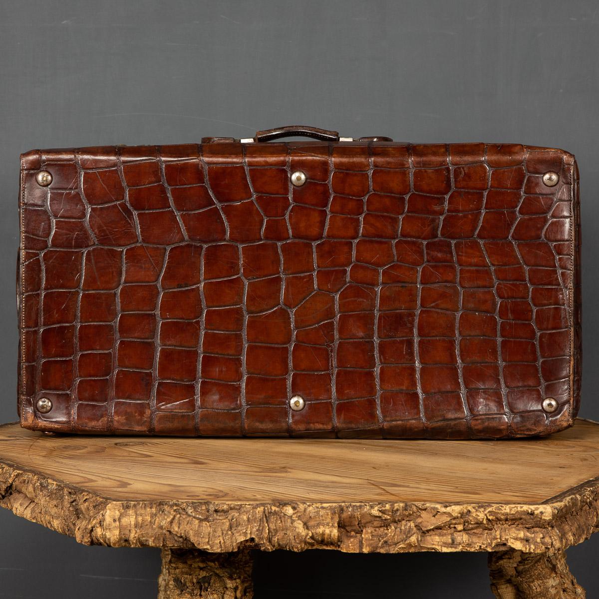 20th Century English Crocodile Leather Suitcase, c.1900 In Good Condition In Royal Tunbridge Wells, Kent