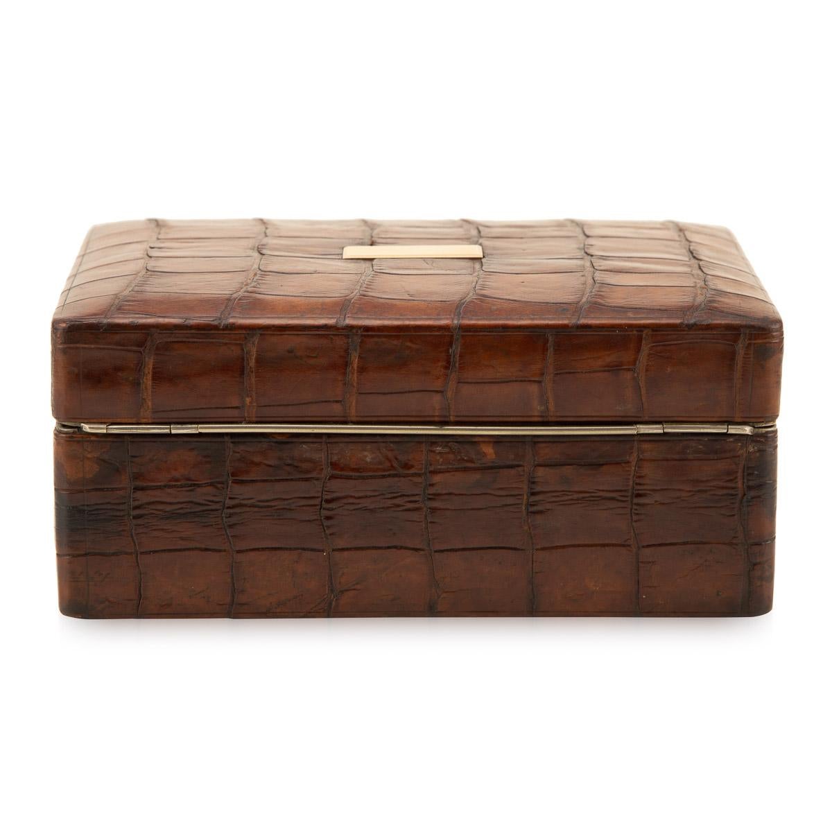 20th Century English Crocodile Travel Jewellery Case, c.1910 In Good Condition In Royal Tunbridge Wells, Kent