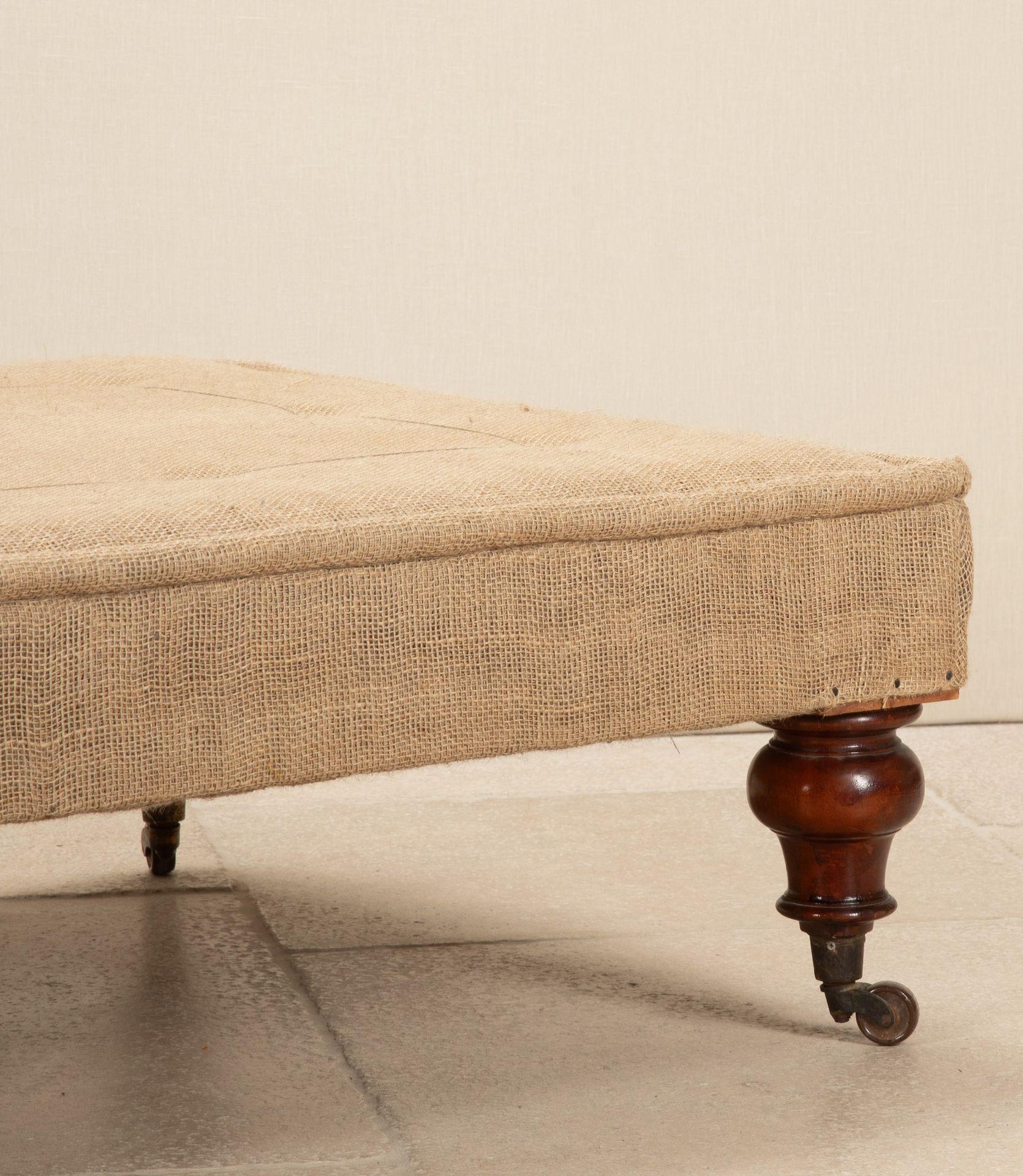 20th Century English Deconstructed Style Ottoman In Good Condition For Sale In Gloucestershire, GB