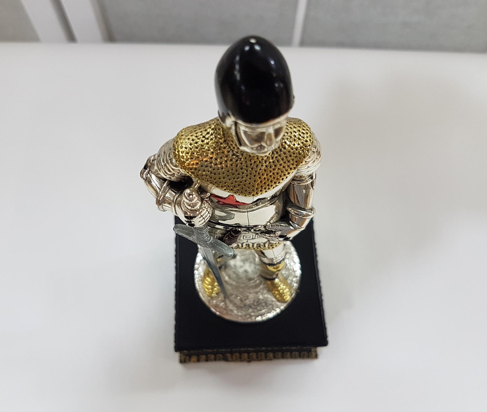 20th Century English Enamelled Sterling Silver Armour on Wood Decorated Base For Sale 1