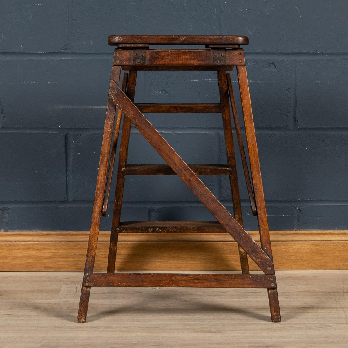 20th Century English Foldable Oak Step Ladder, c.1950 For Sale at 1stDibs