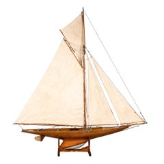 Vintage 20th Century English Gaff Rigged Racing Pond Yacht, circa 1920