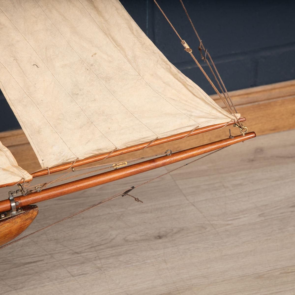 20th Century English Gaff Rigged Racing Pond Yacht, circa 1910 7