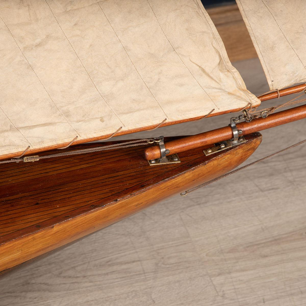 20th Century English Gaff Rigged Racing Pond Yacht, circa 1910 8