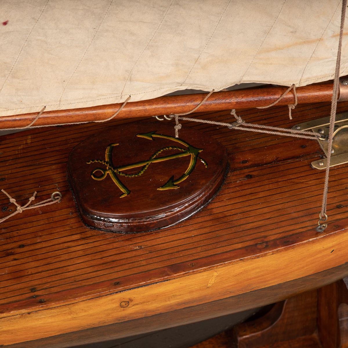 20th Century English Gaff Rigged Racing Pond Yacht, circa 1910 9